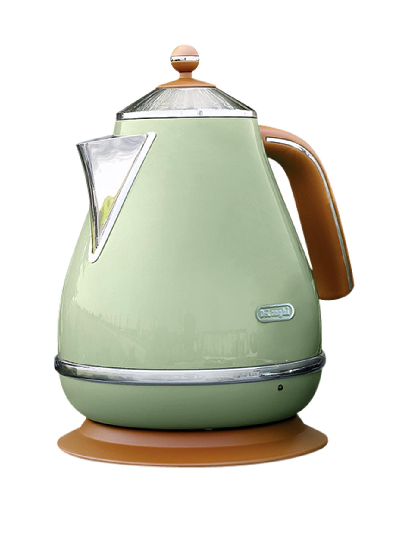 green and cream kettle