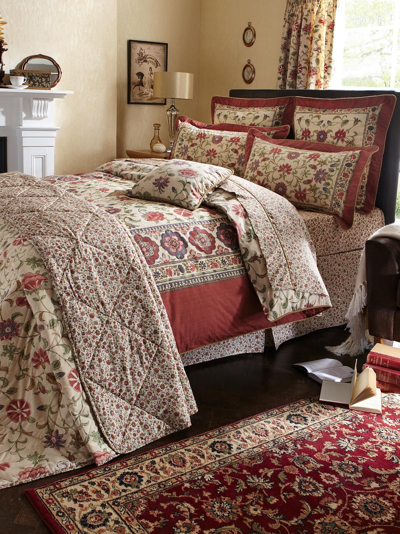 V&A Kalamkari Duvet Cover & Pillowcase Set