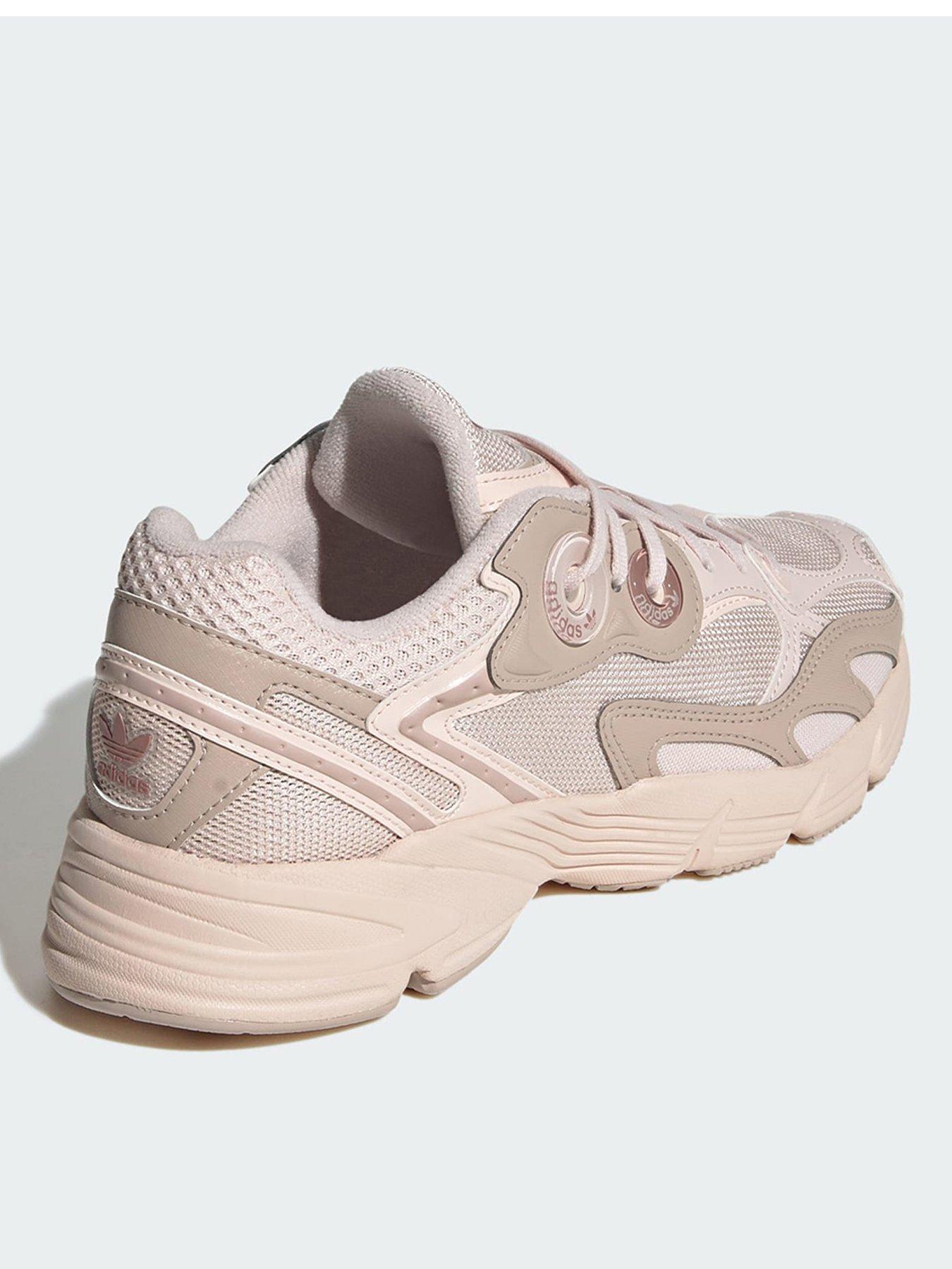 Image 3 of 7 of adidas Originals Astir Shoes