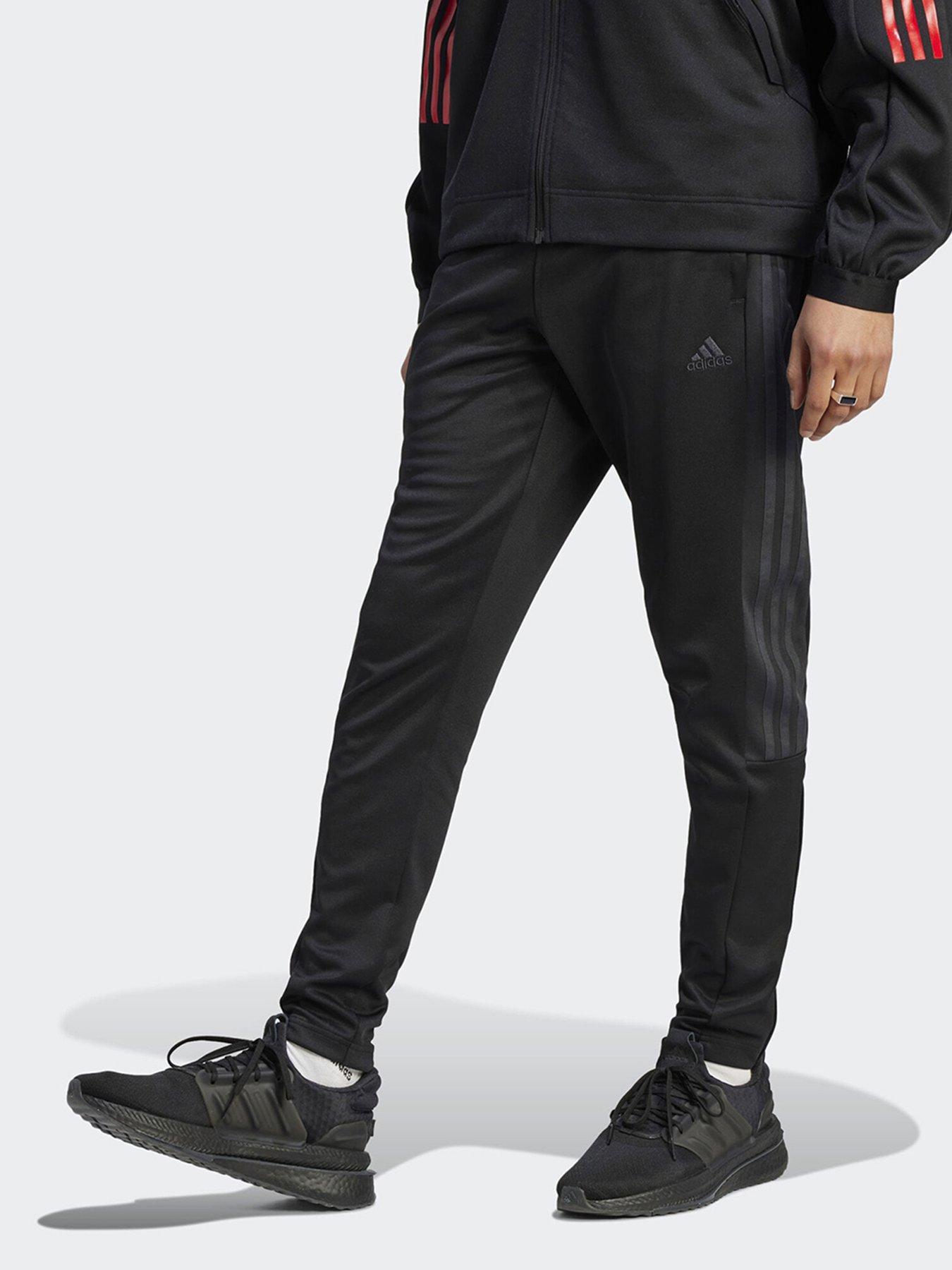 Modells adidas hot sale tiro pants