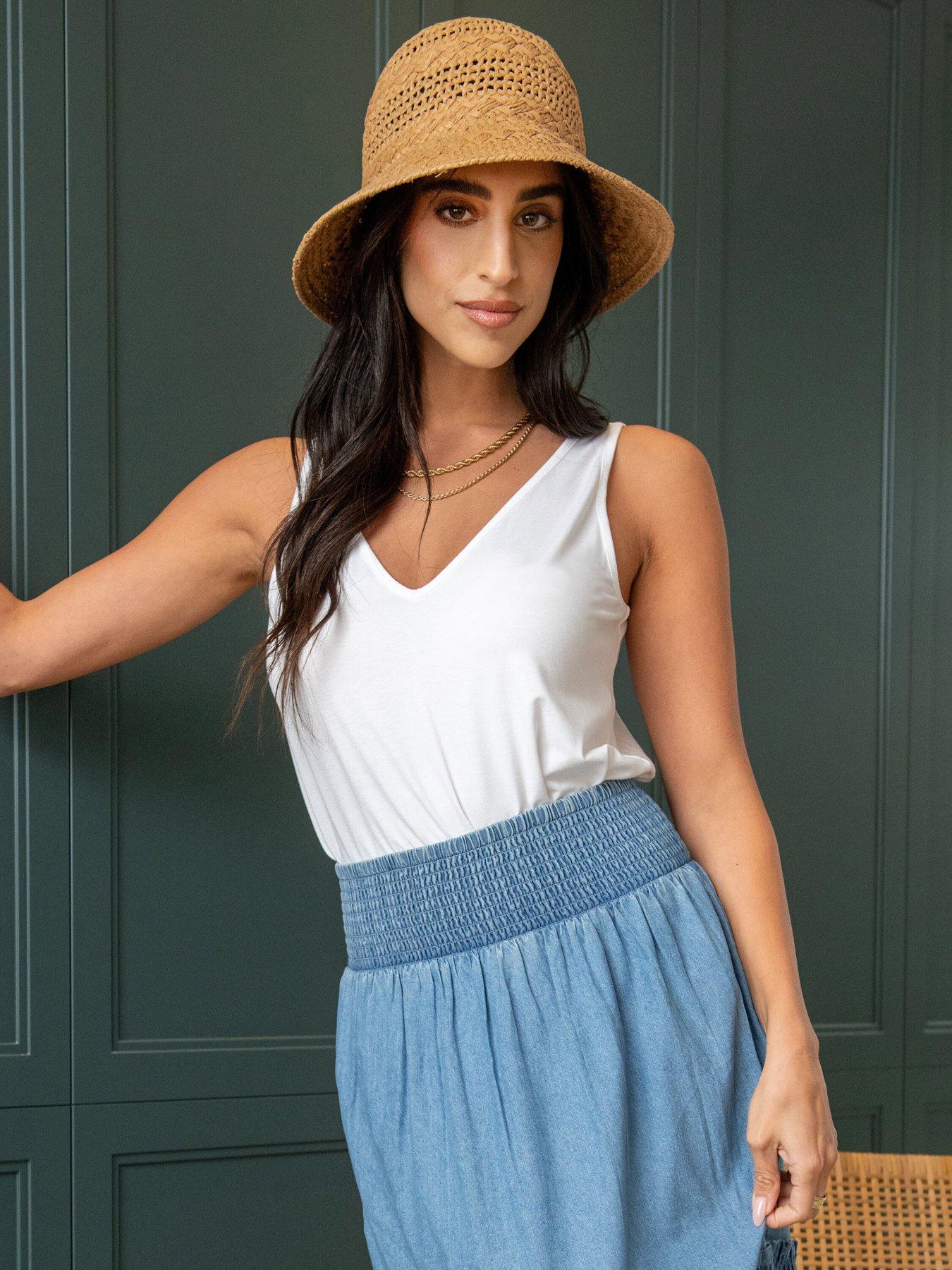 Pour Moi Sophie Fuller Bust Stretch V-Neck Vest with LENZING™ ECOVERO™ Viscose Fibres - White