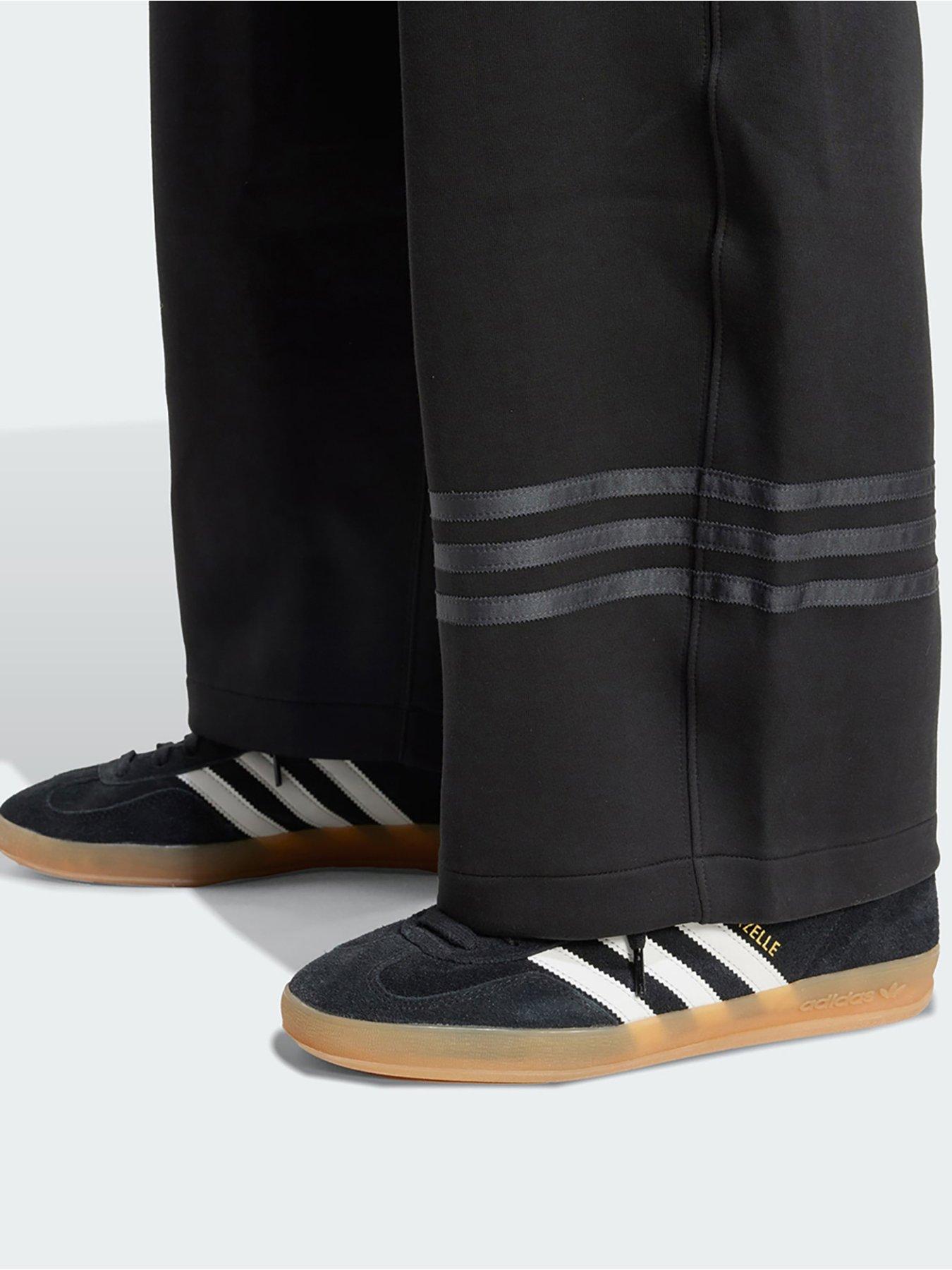 Image 4 of 5 of adidas Originals Neuclassics Sweatpants