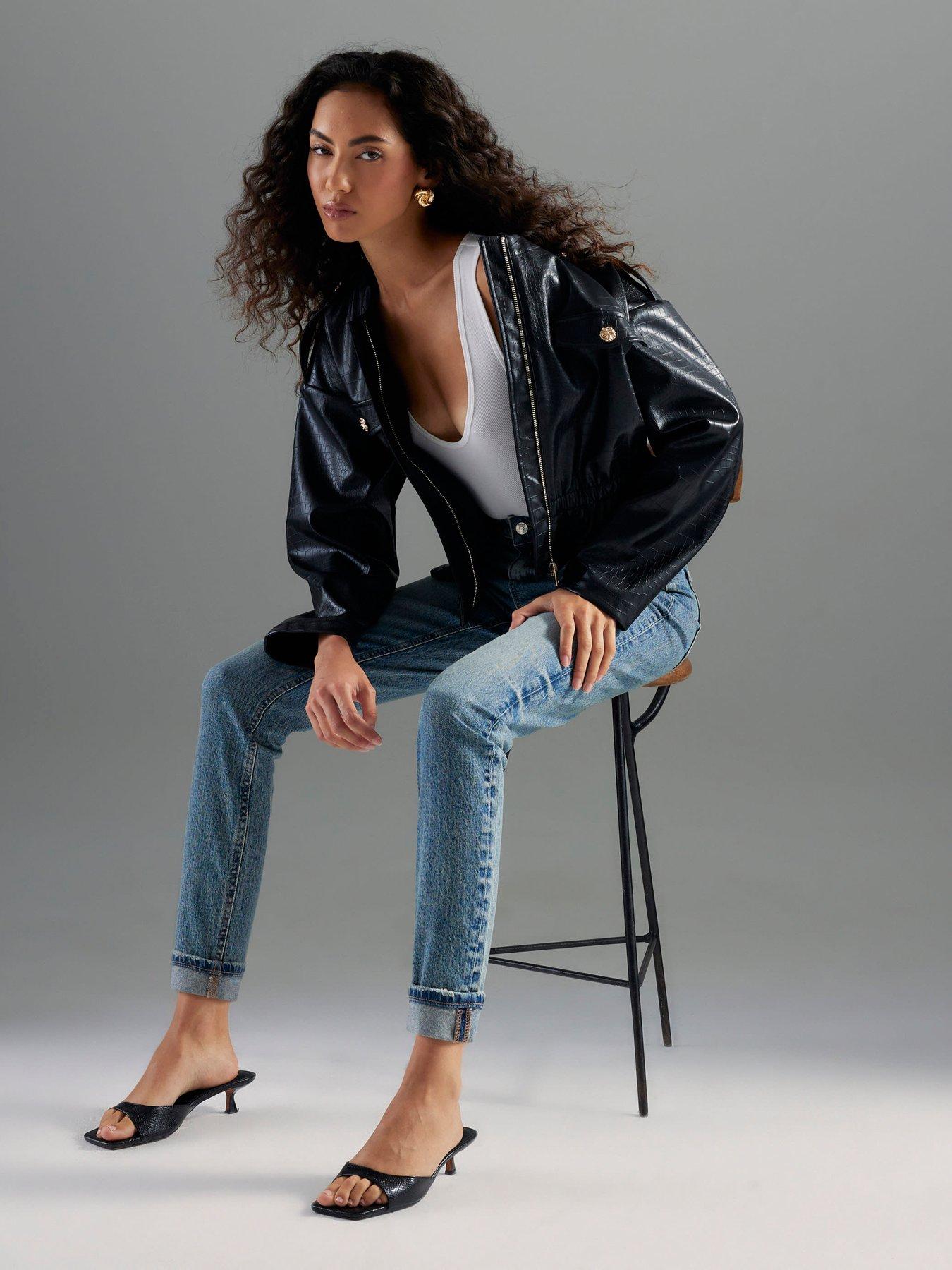 Image 4 of 4 of River Island Mom Sculpt Jeans - Blue