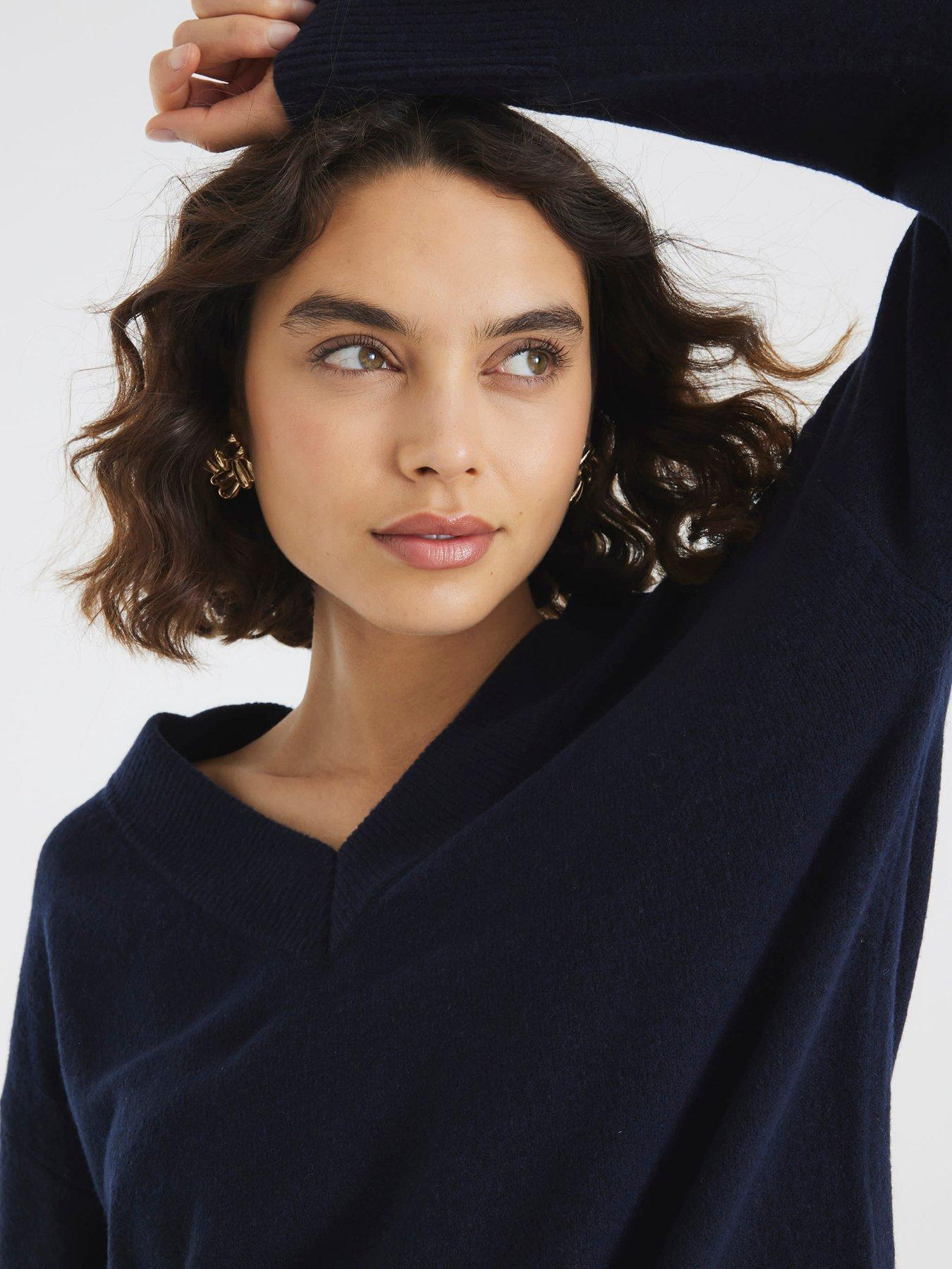  image of river-island-knitted-v-neck-jumper-navy