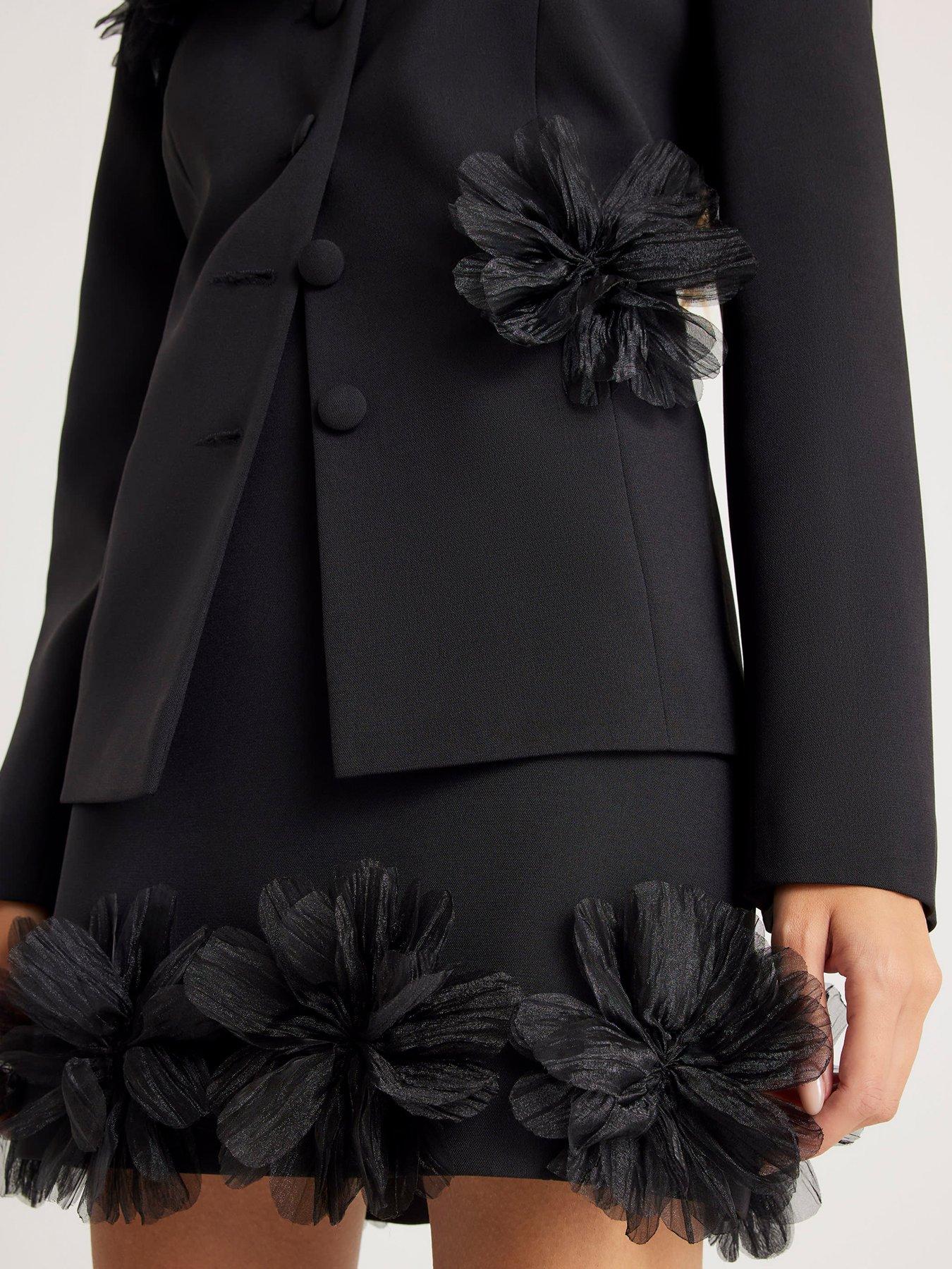 Image 4 of 4 of River Island 3d Flower Mini Skirt - Black