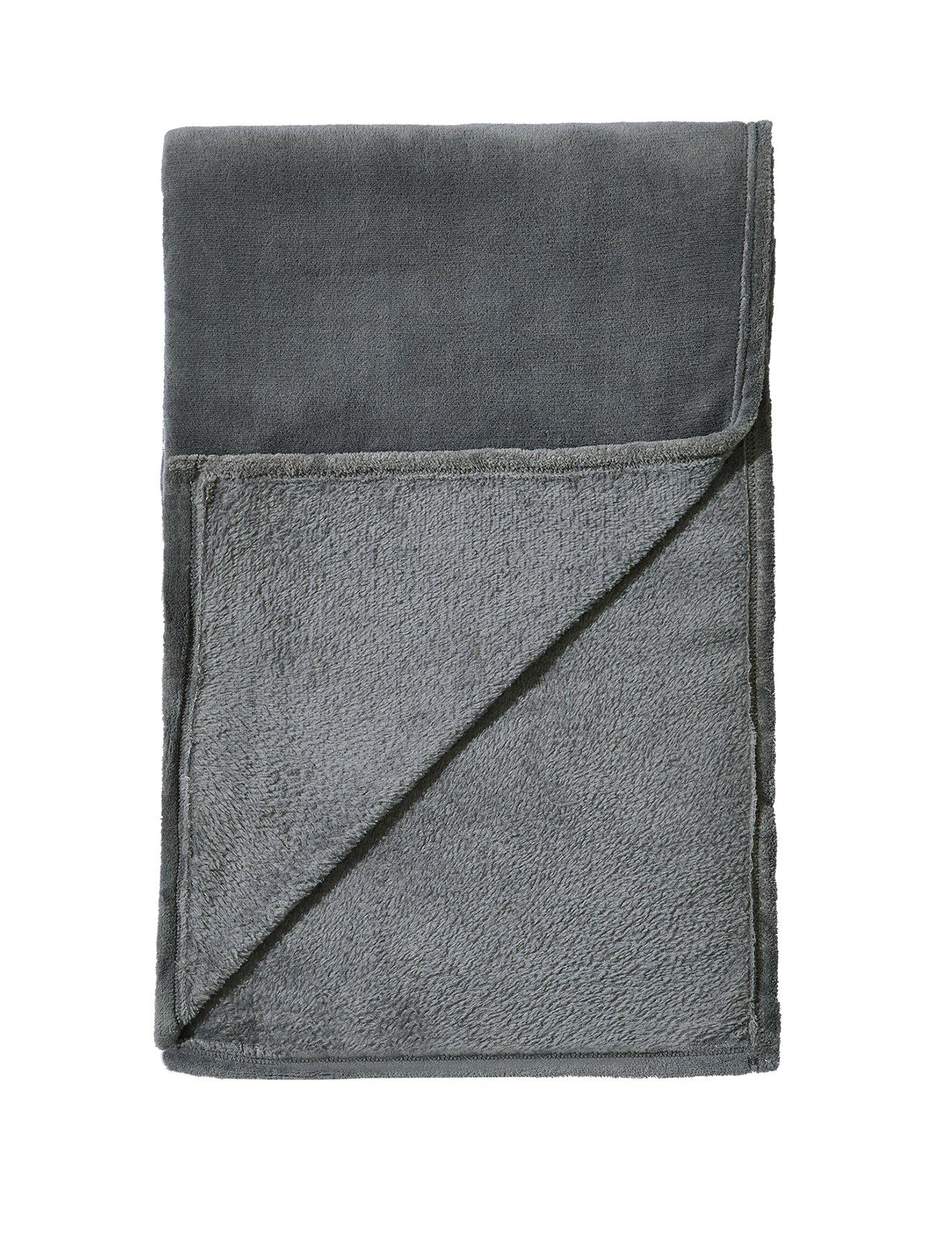 The Very Collection Jumbo Fleece Throw - Black