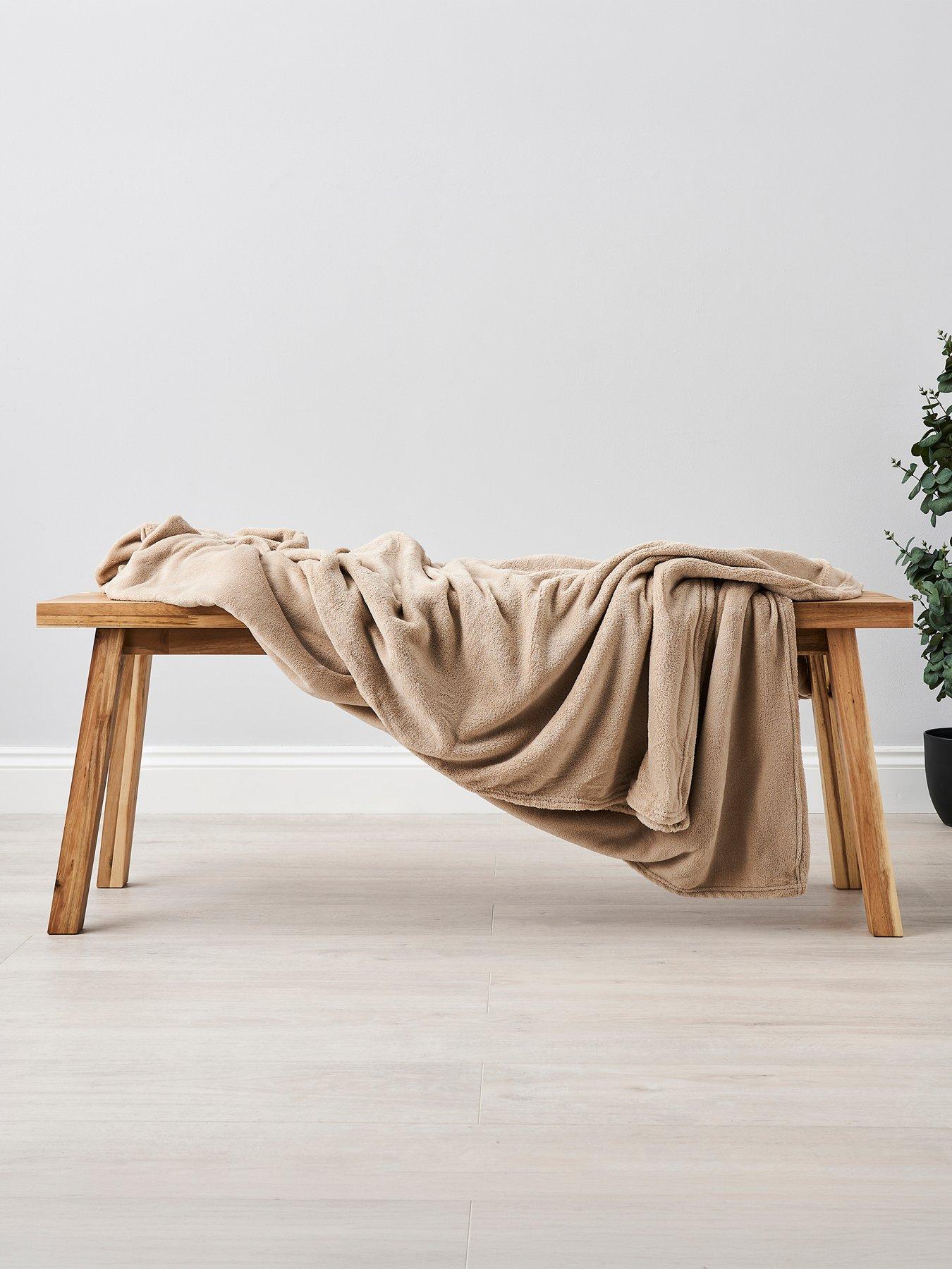 Very Home Jumbo Fleece Throw - Black