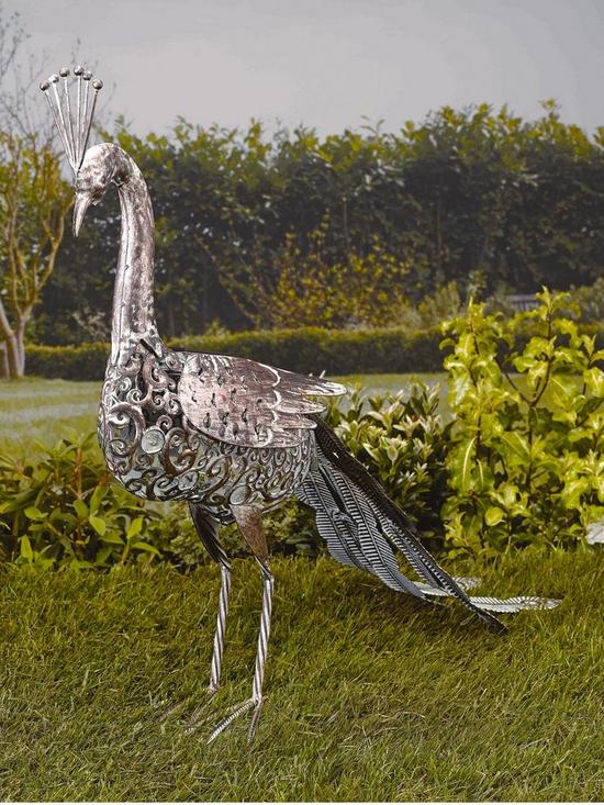 front image of smart-solar-metal-silhouette-peacock