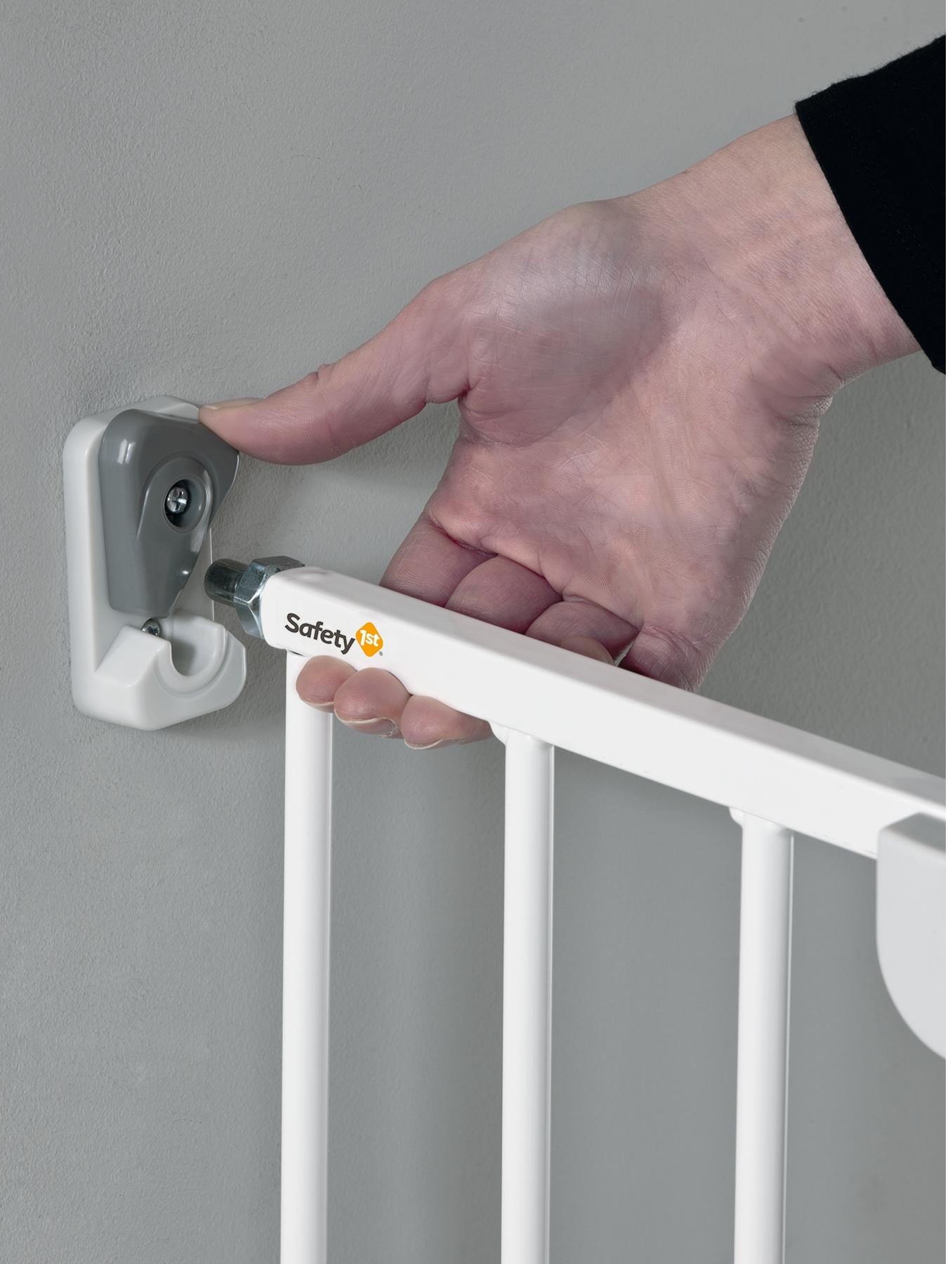 Safety 1st Wall Fix Extending Metal Safety Baby Gate Littlewoods Com