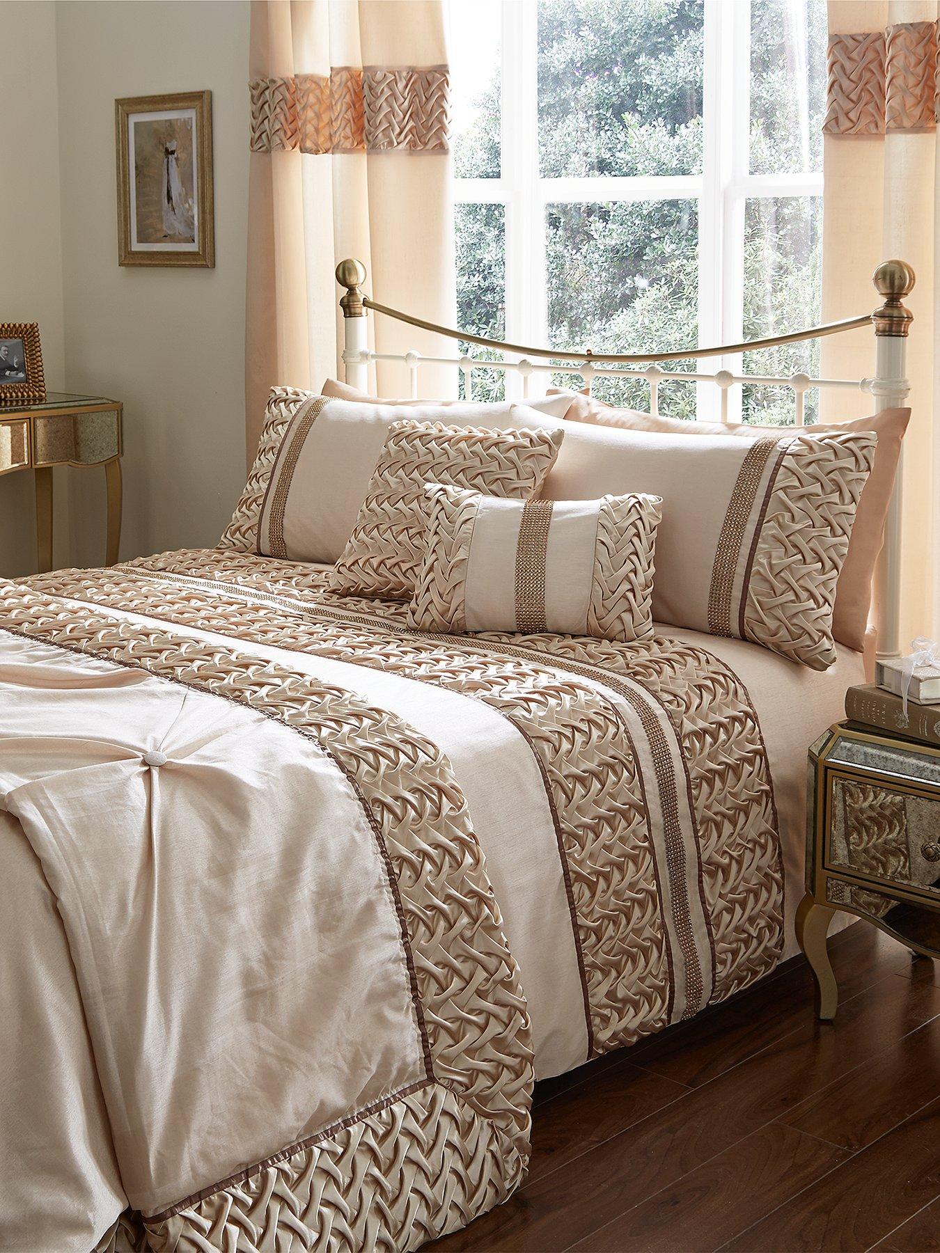 Mia Duvet Cover Set