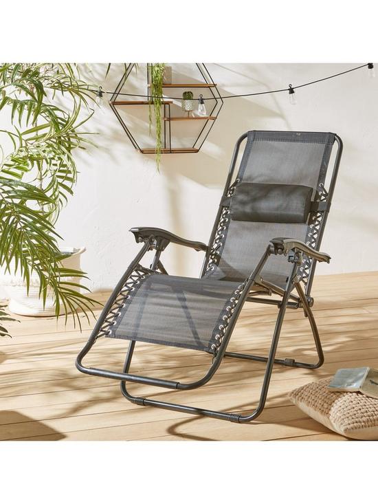front image of luxury-relaxer-chair