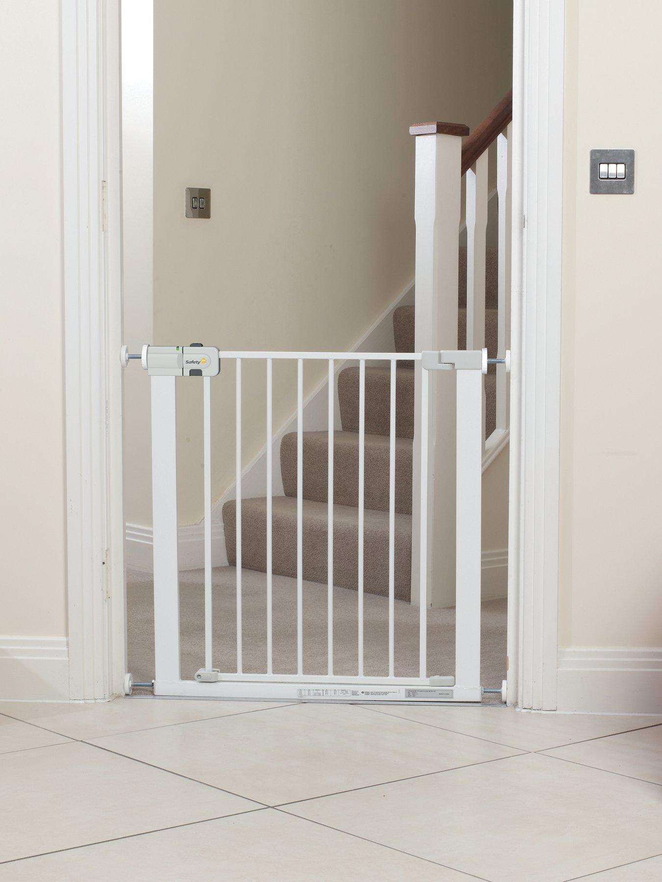 Safety 1st SecurTech Simply Close Metal Baby Safety Gate