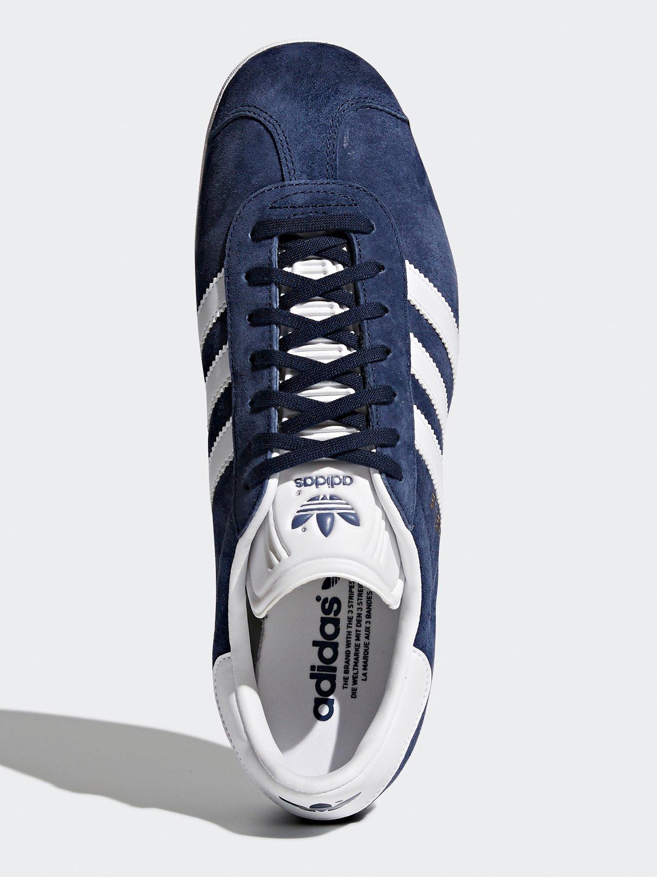 Image 5 of 8 of adidas Originals Gazelle Trainers - Navy