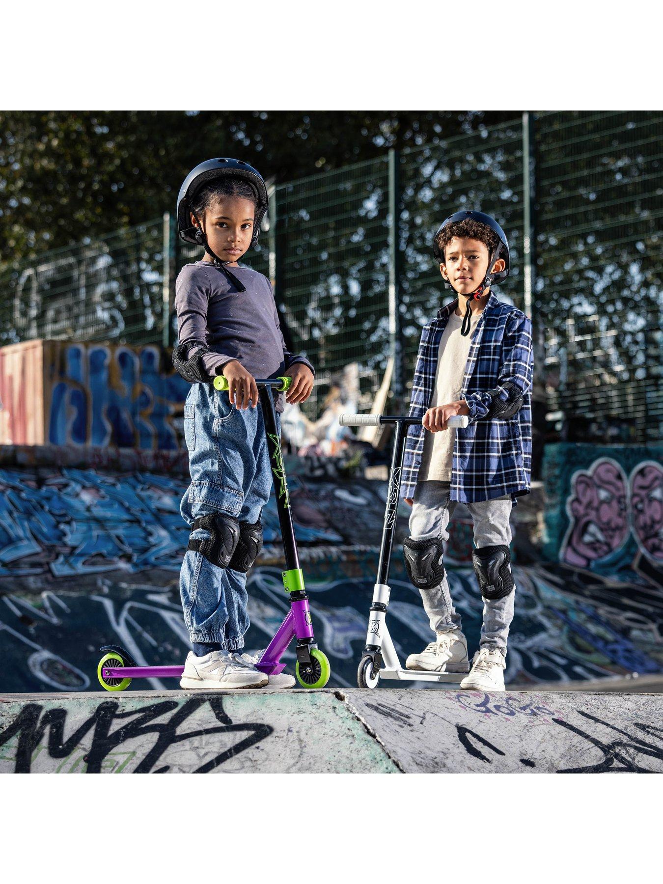 Image 2 of 7 of XOOTZ Xootz Toxic T-Bar Stunt Scooter Purple &amp; Green