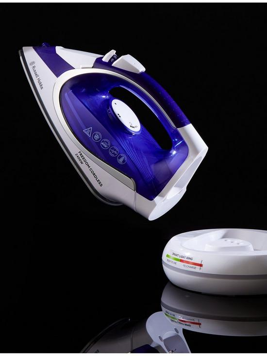 stillFront image of russell-hobbs-freedom-cordless-steam-iron-23300