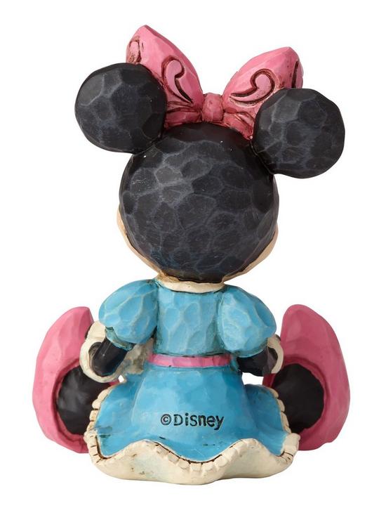 stillFront image of disney-traditions-minnie-mouse-with-heart-figurine