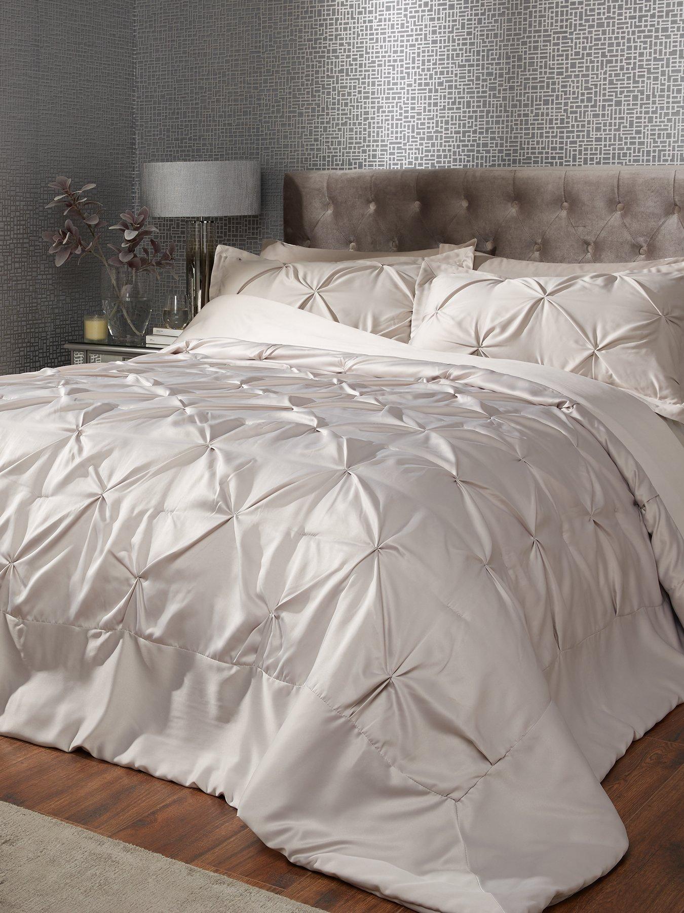 The Very Collection Florence Bedspread and Pillow Sham Set - Natural
