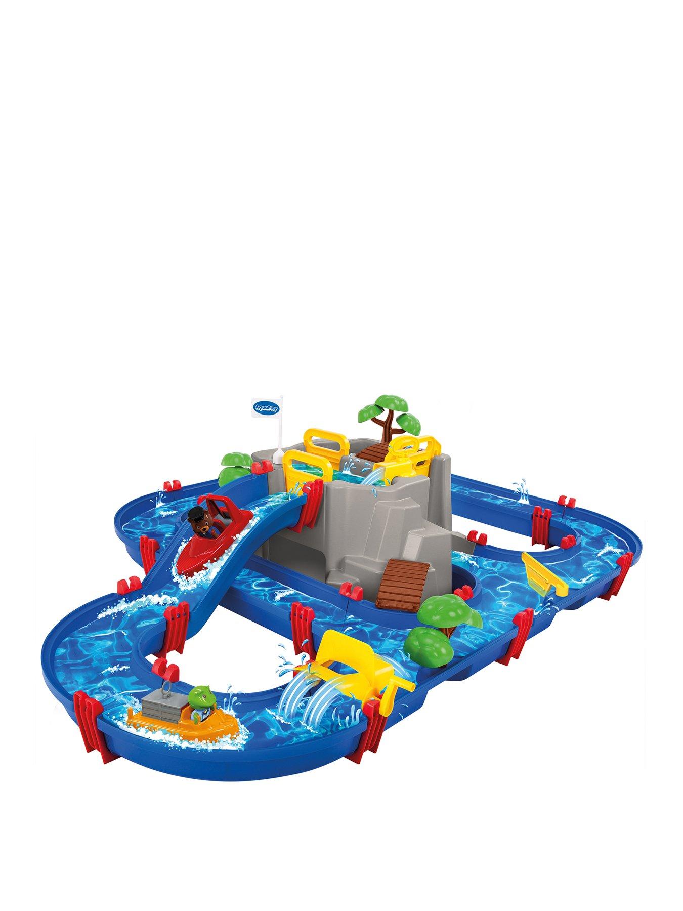 Smoby Mountain Lake