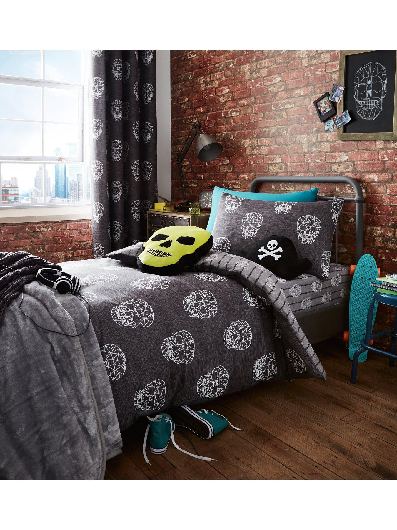 Image 2 of 2 of Catherine Lansfield Skulls 3D Halloween Cushion