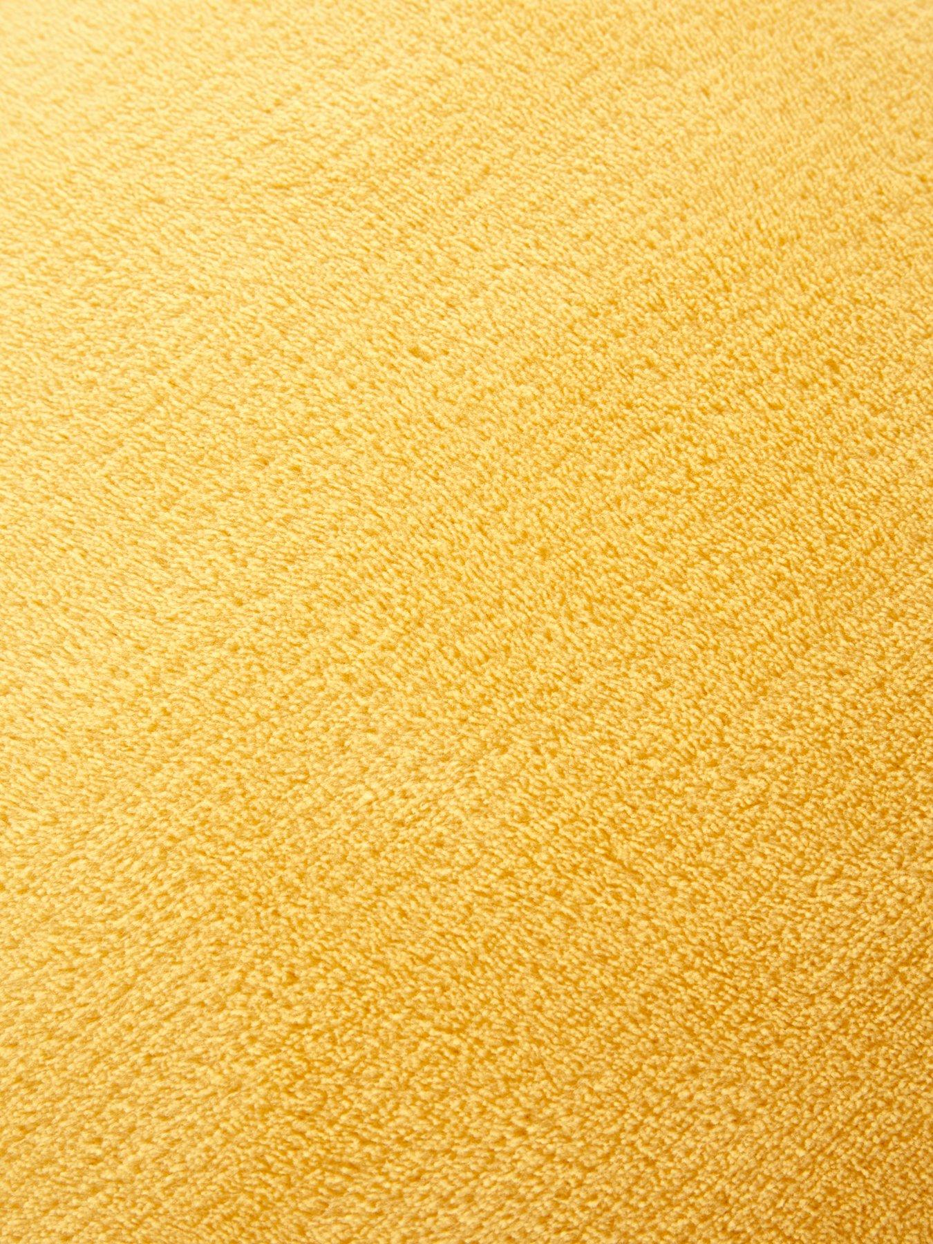 stillFront image of the-very-collection-microfleece-cushion