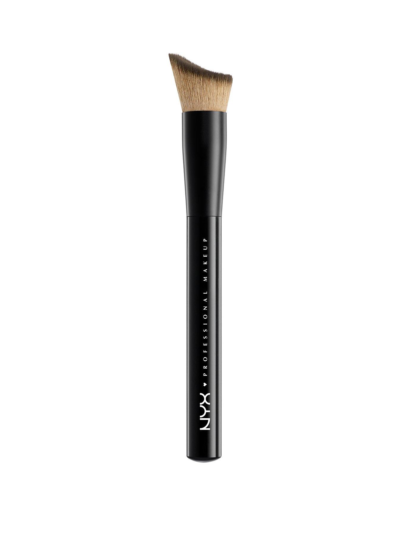 nyx-professional-makeup-total-control-foundation-brush