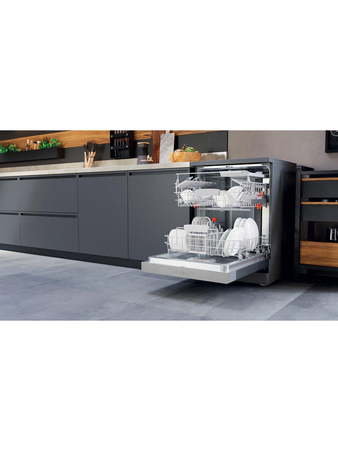 Image 4 of 7 of Hotpoint HFC3C26WCX UK Full Size 14-Place Dishwasher with Quick Wash and 3D Zone Wash - Silver