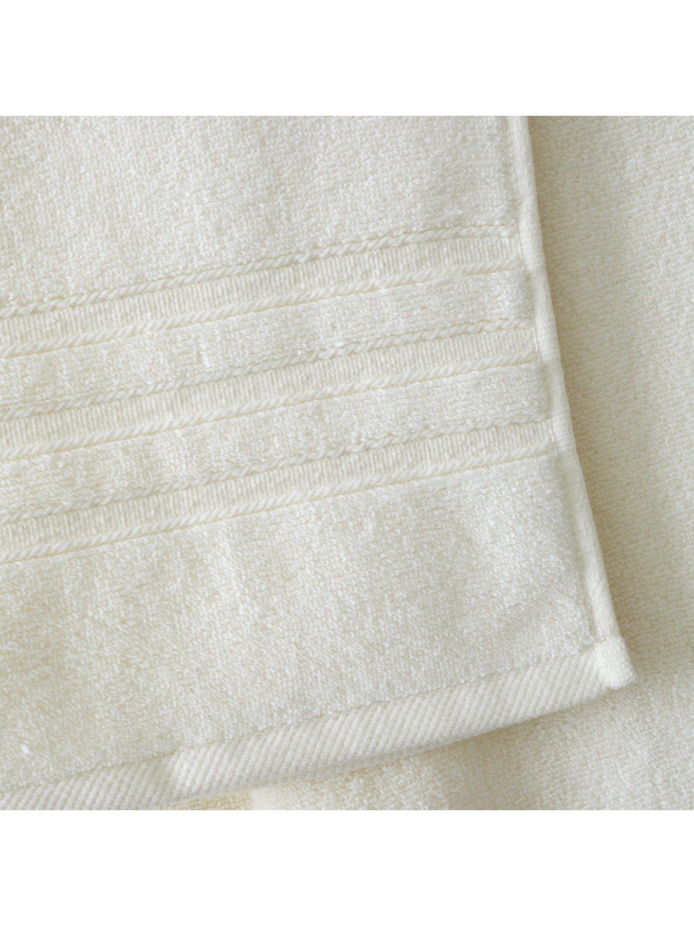 Image 5 of 5 of Catherine Lansfield 6-Piece Zero Twist Towel Bale