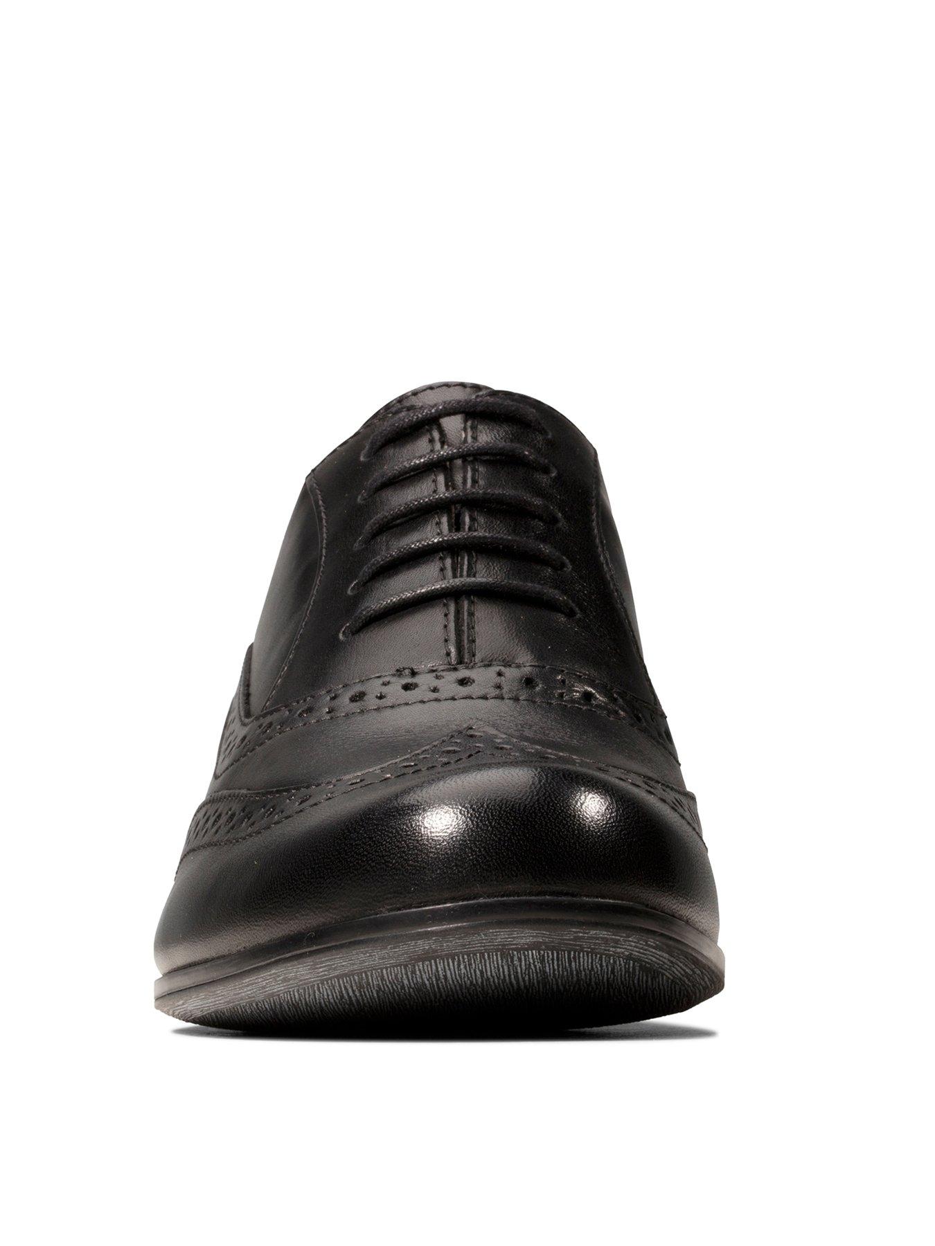 clarks hamble oak wide fit brogue