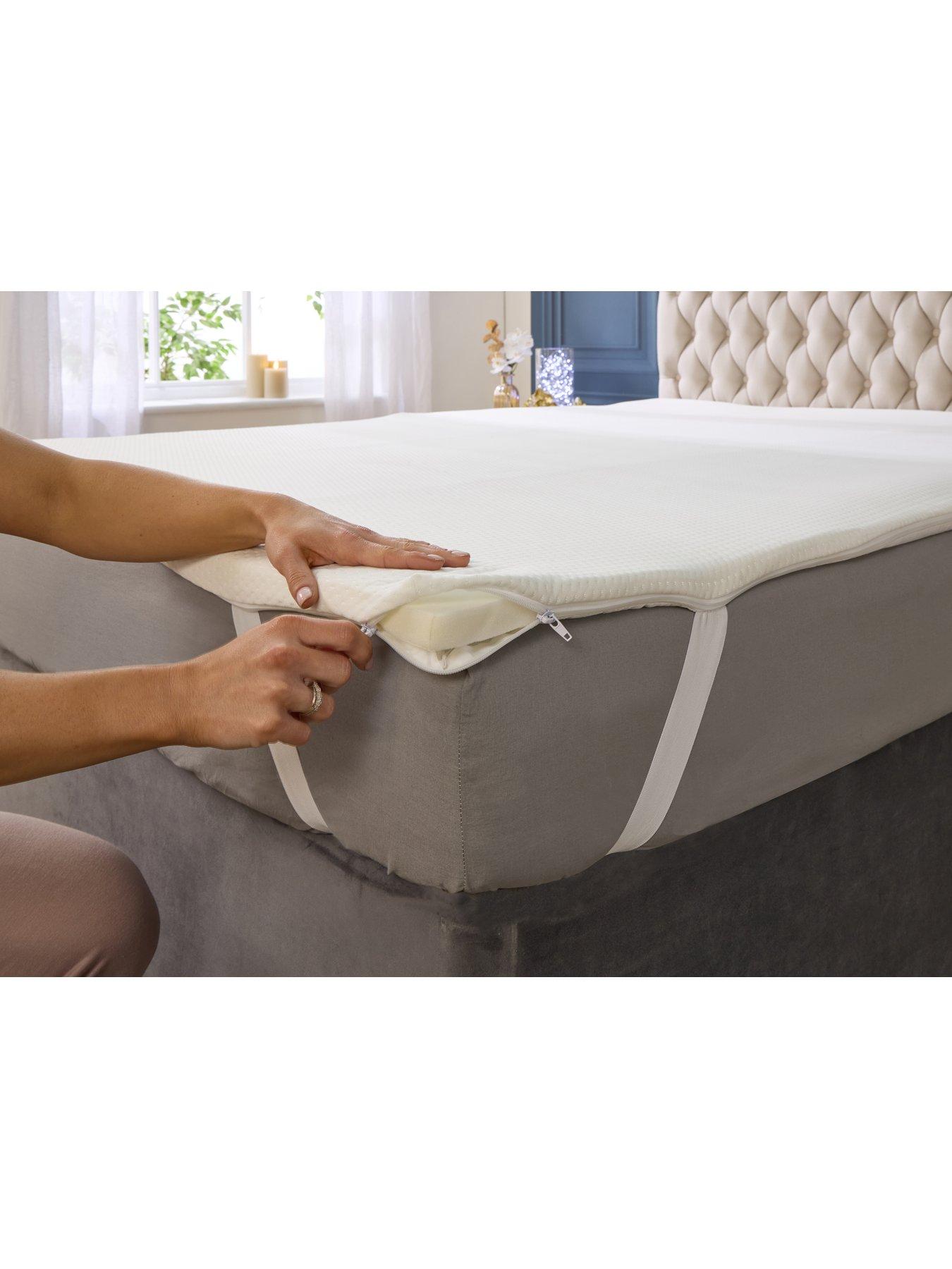 Image 3 of 3 of The Very Collection Memory Foam 2.5 cm Mattress Topper