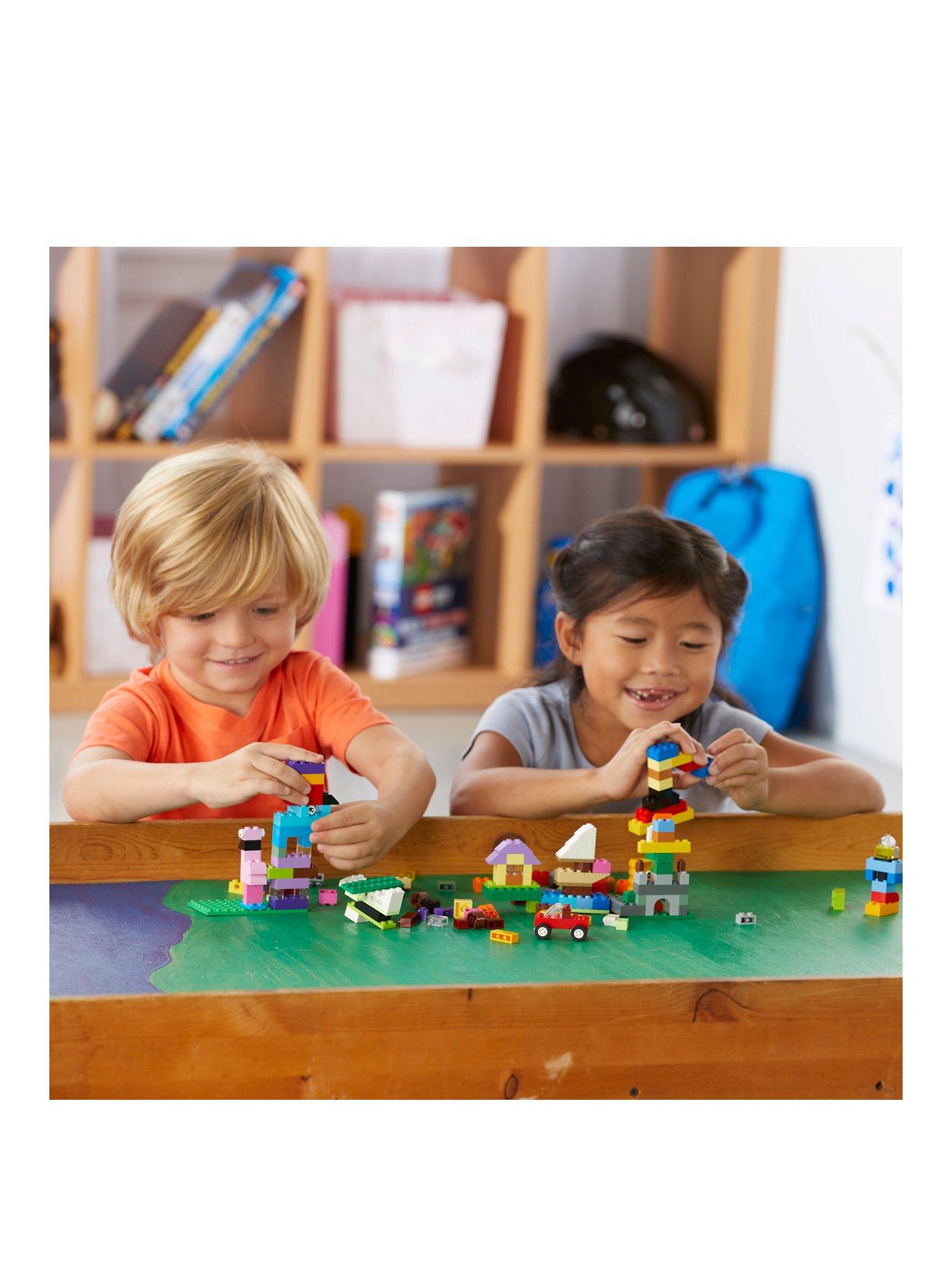 Image 3 of 7 of LEGO Classic Creative Suitcase