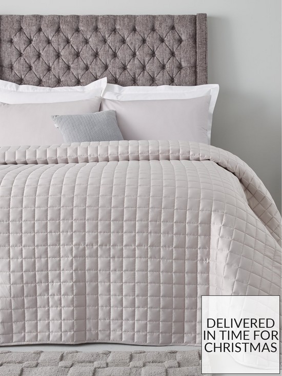 stillFront image of very-home-luxury-quilted-bedspread-throw