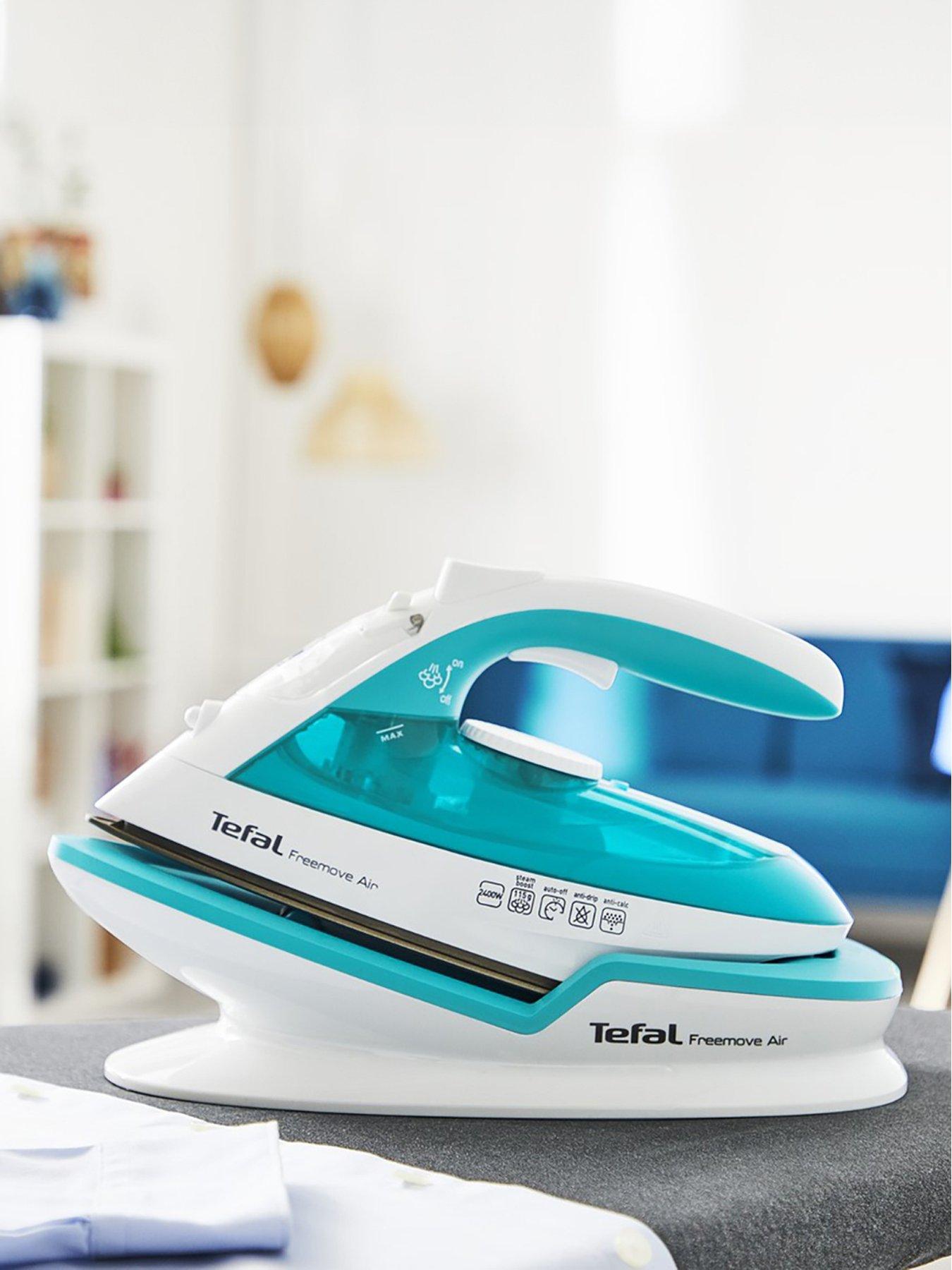 Image 6 of 7 of Tefal Cordless Steam Iron 250ml water tank, FV6520