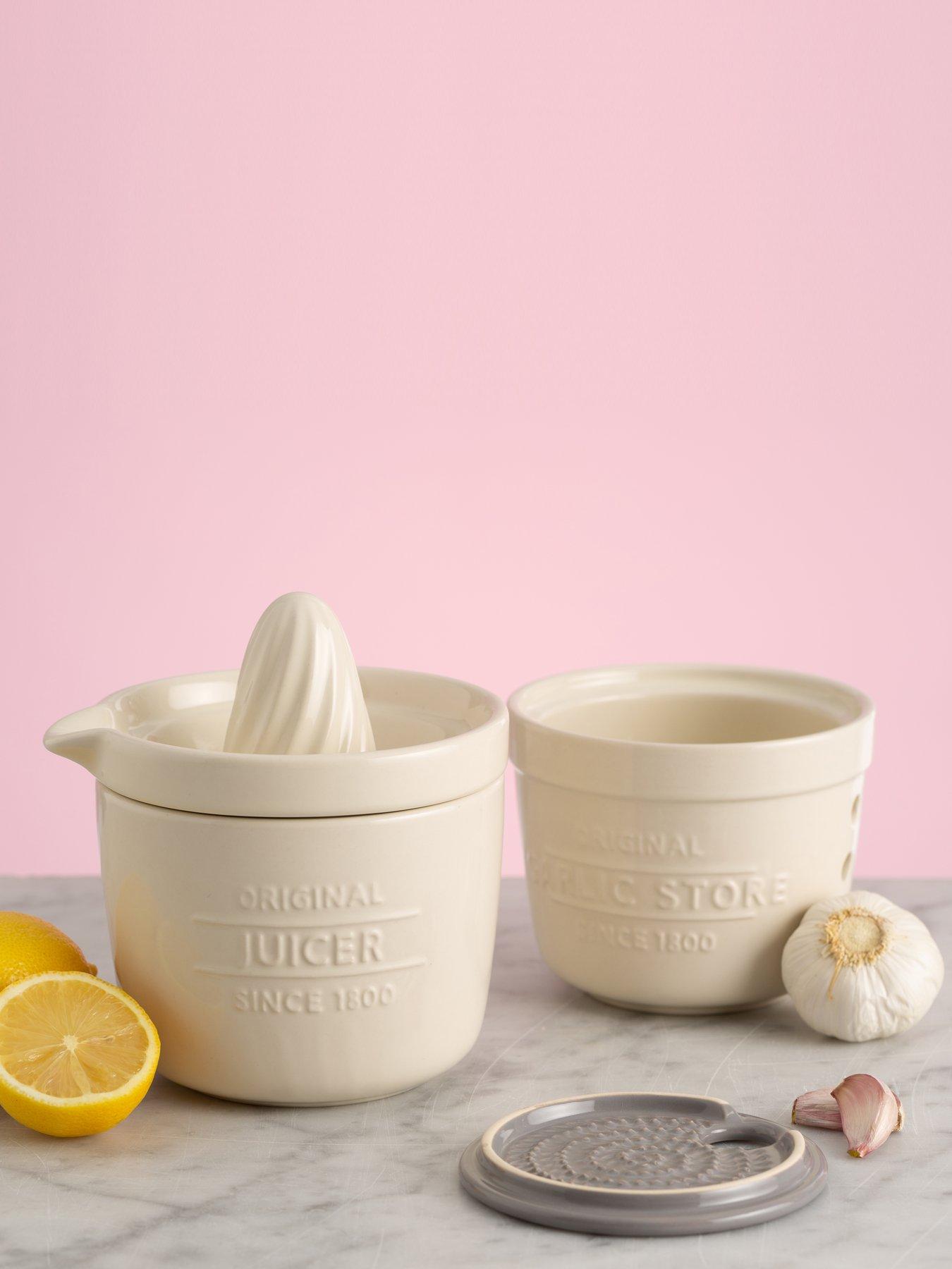 Image 6 of 8 of Mason Cash Innovative Kitchen Garlic Store and Grater