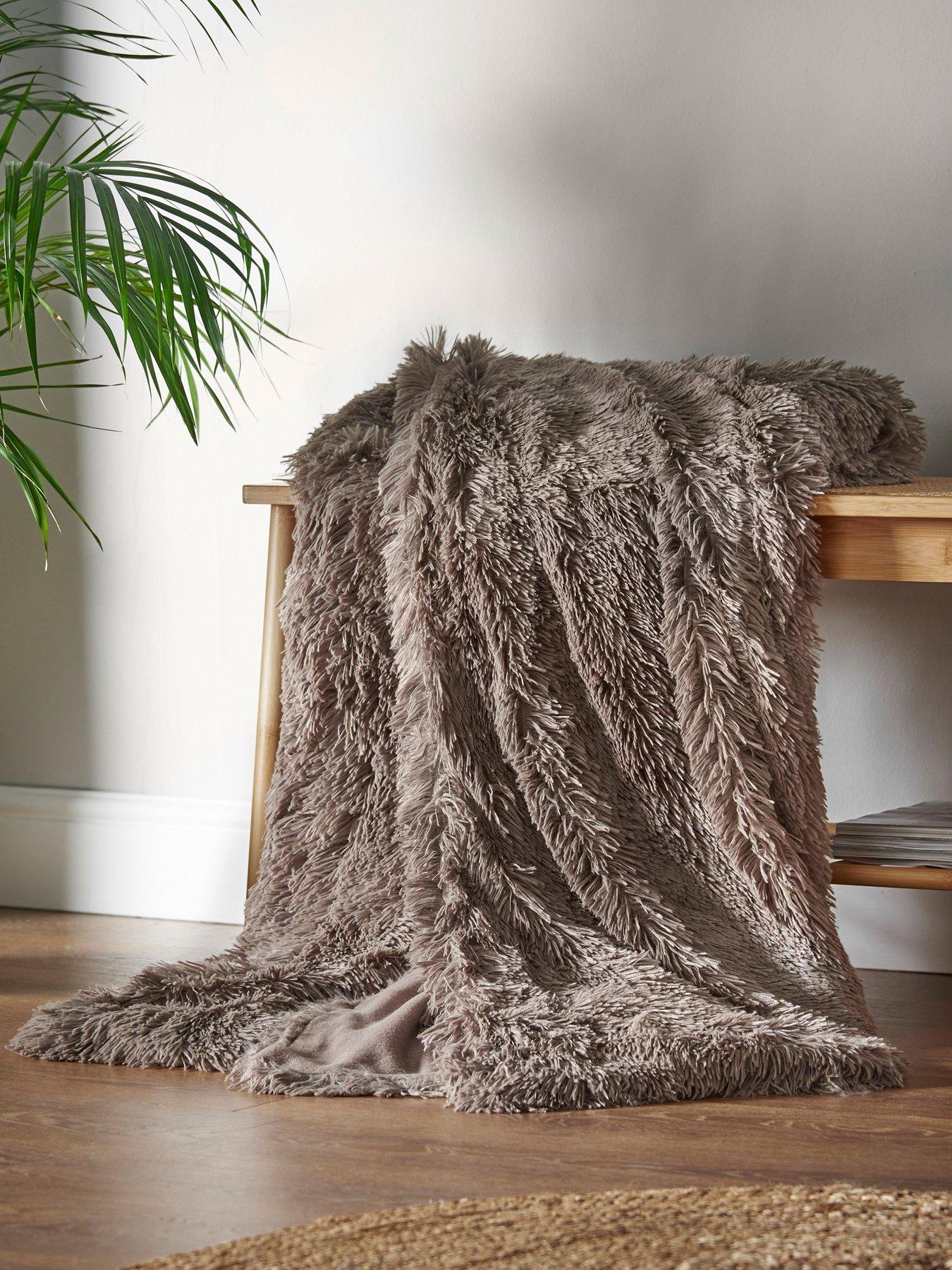 catherine-lansfield-cuddly-throw