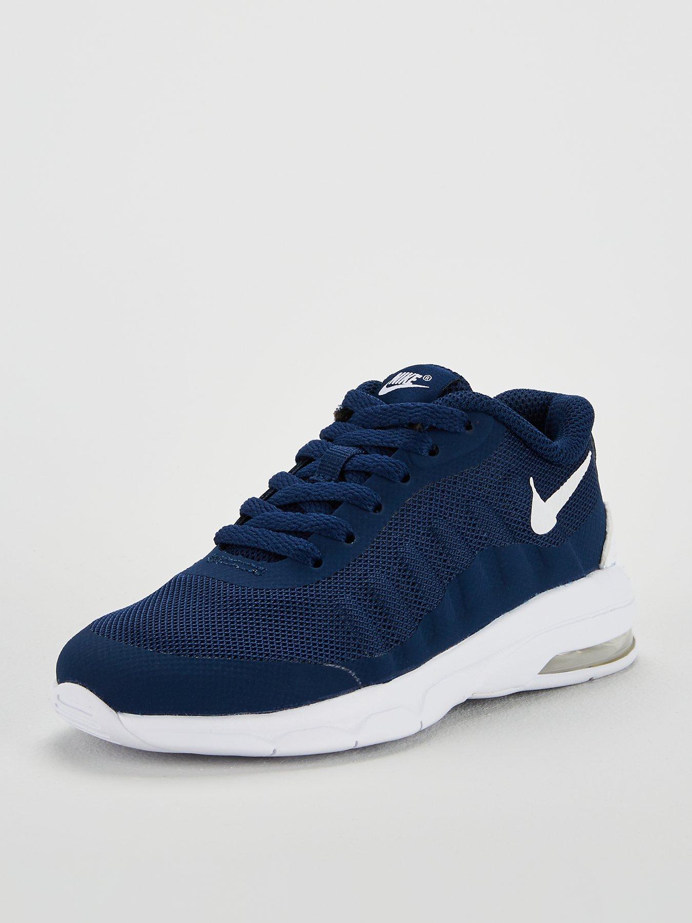 boys navy nike trainers