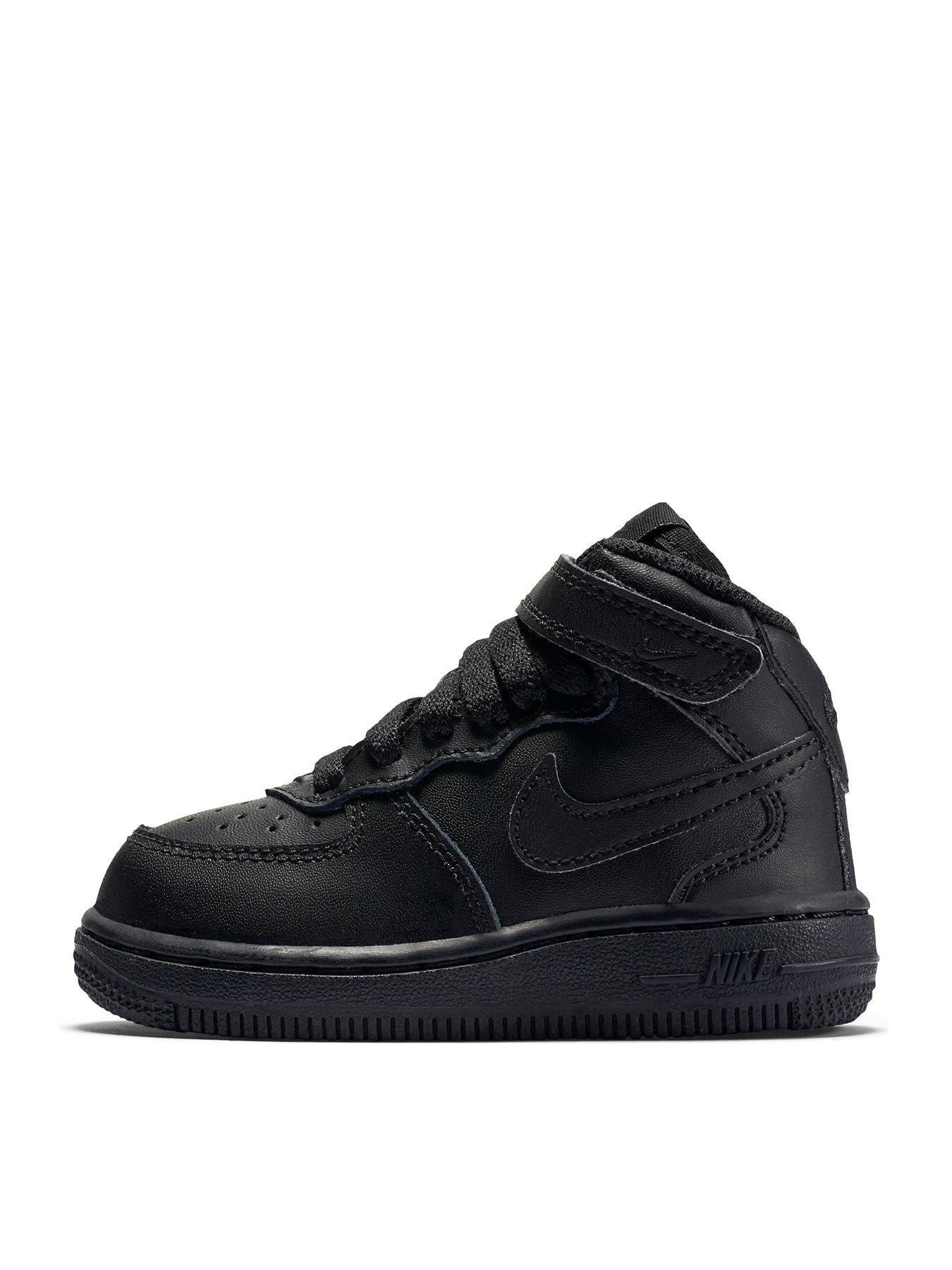 infant size 4 nike trainers