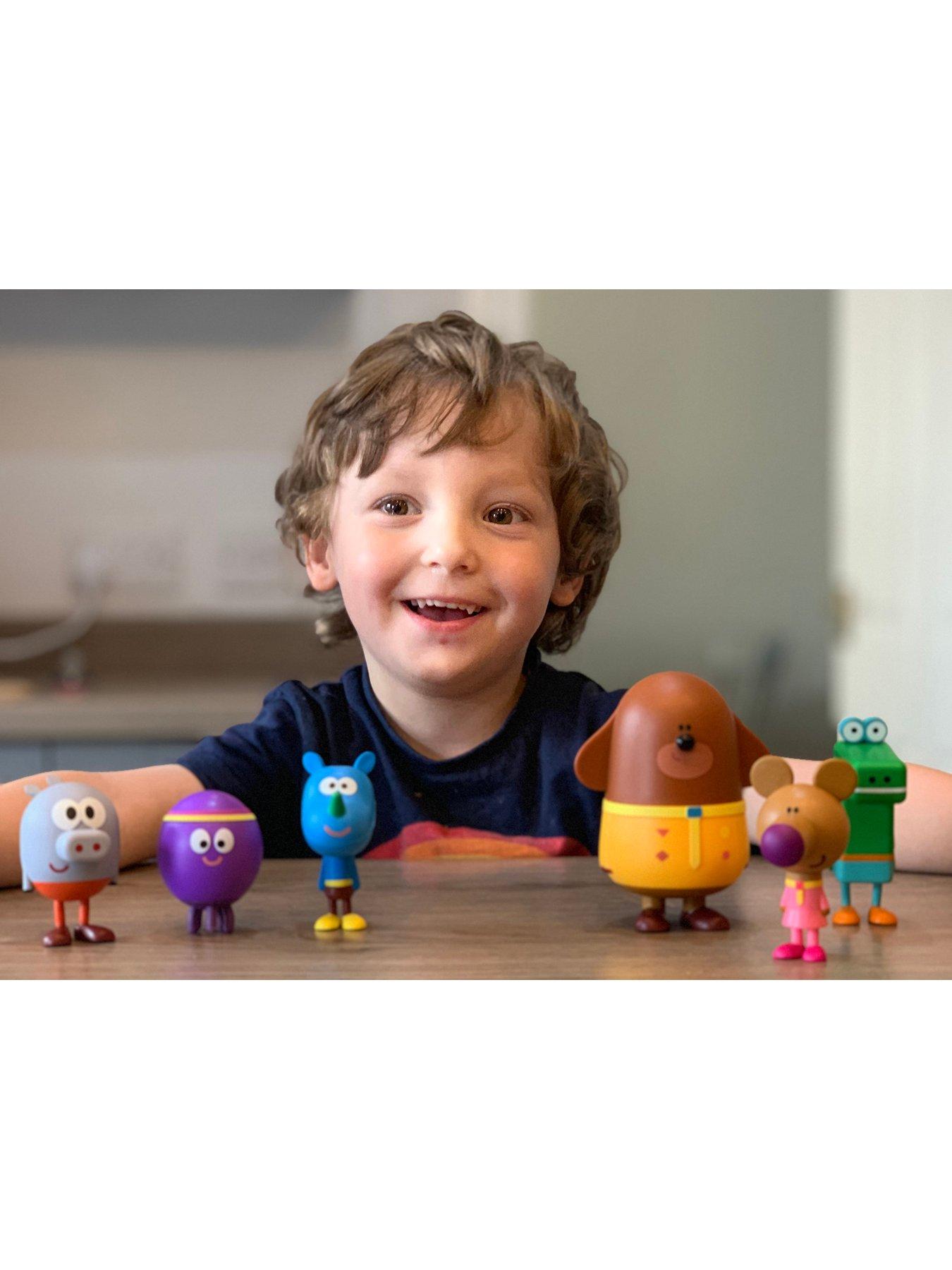 Image 2 of 6 of Hey Duggee Duggee and The Squirrels Figurine Pack