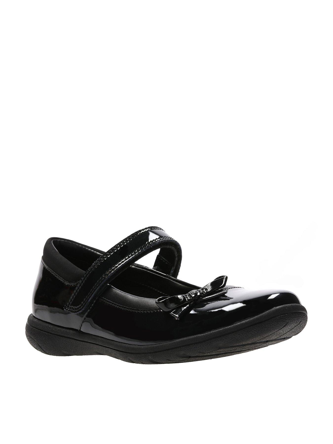 clarks children's shoes clearance