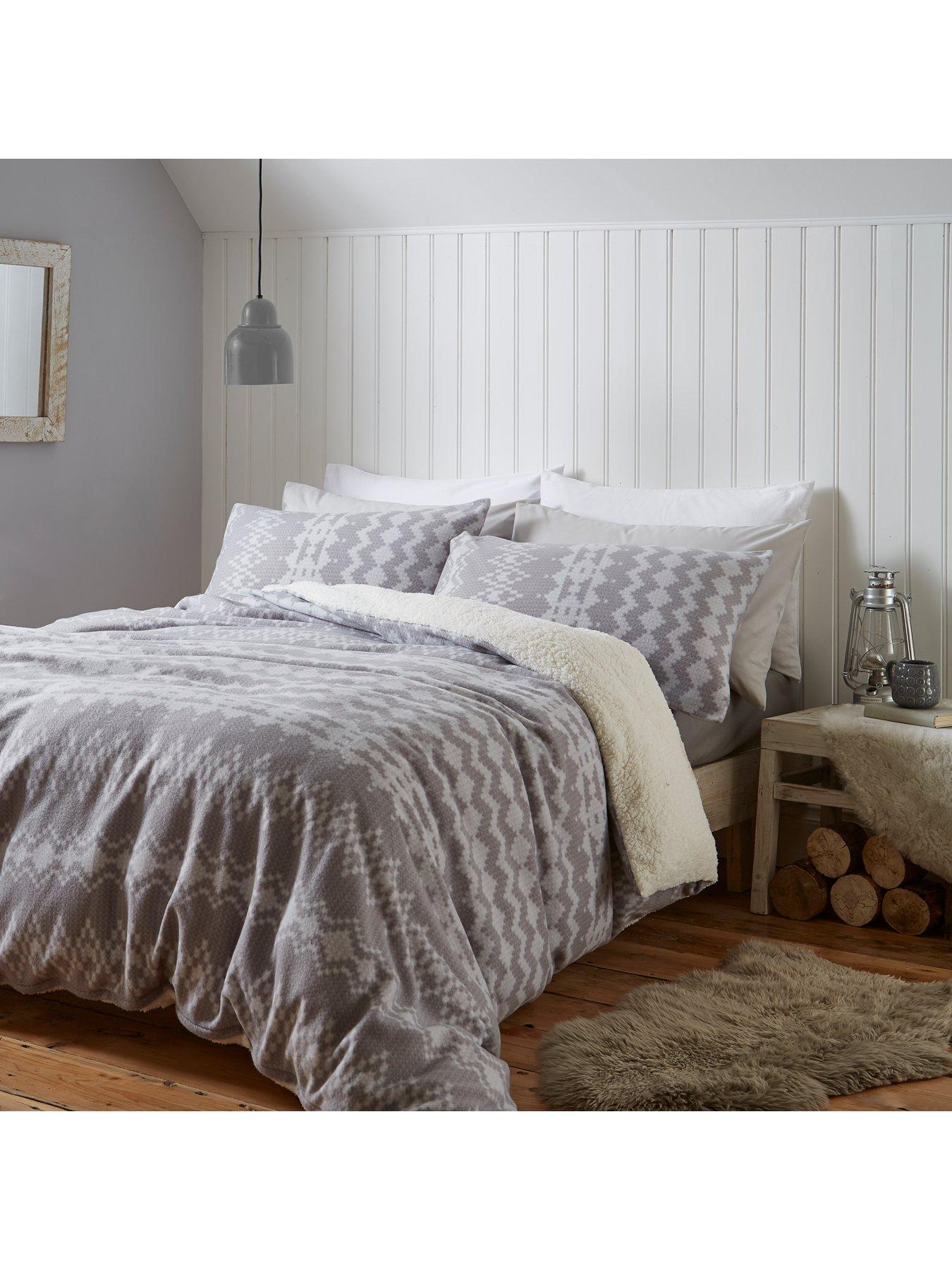 Value Comfort Home Super Soft TEDDY BEAR Fur Sherpa Fleece Winter Warm Fitted Sheet Bedding Bed Linen Choice of 11 Colours & All 4ft Chocolate Value Comfort Home Super Soft TEDDY BEAR Fur Sherpa Fleece Winter Warm Fitted Sheet Bedding Bed Linen Choice of 11 Colours & All 4ft Chocolate