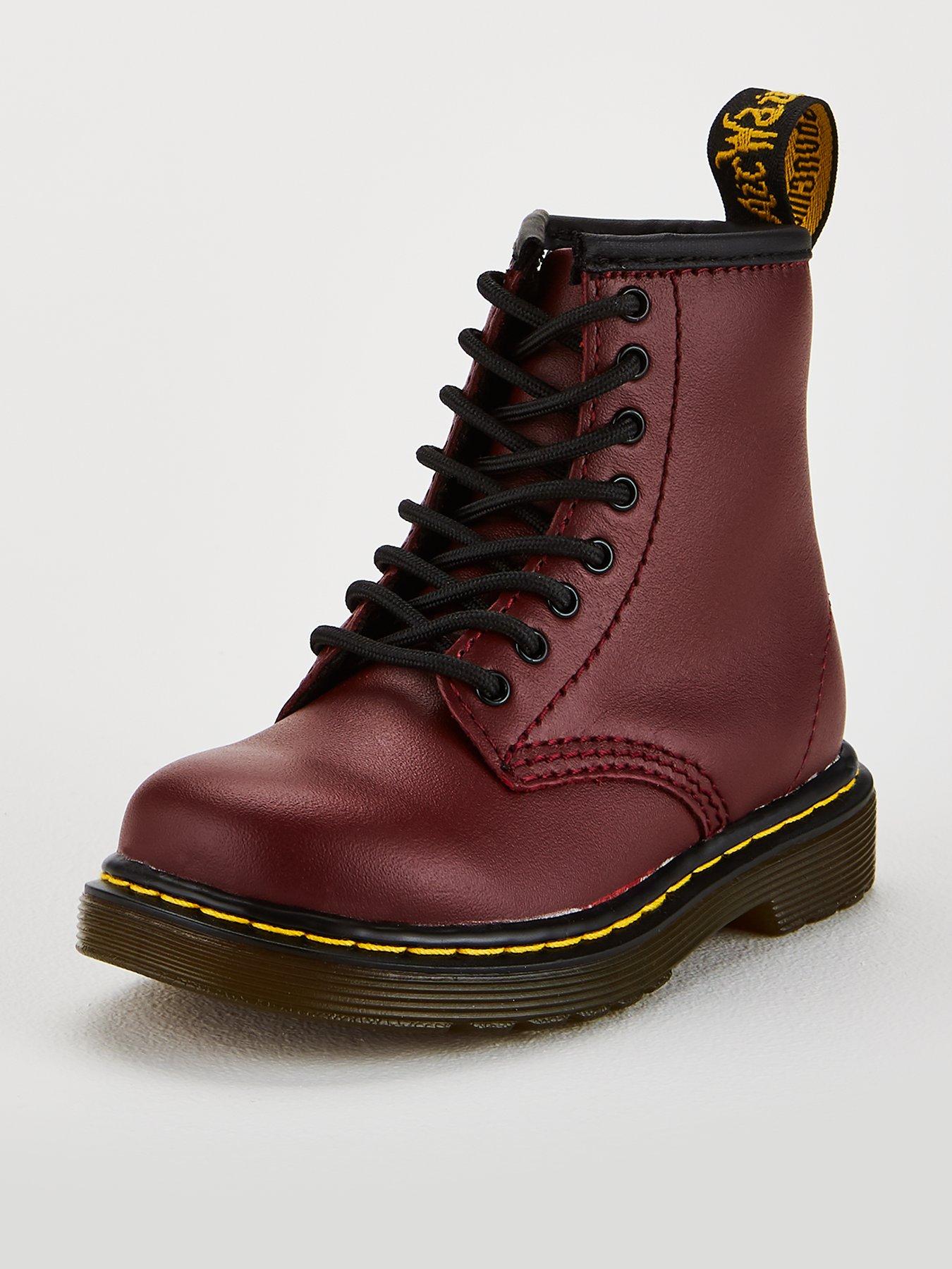 lace dr martens