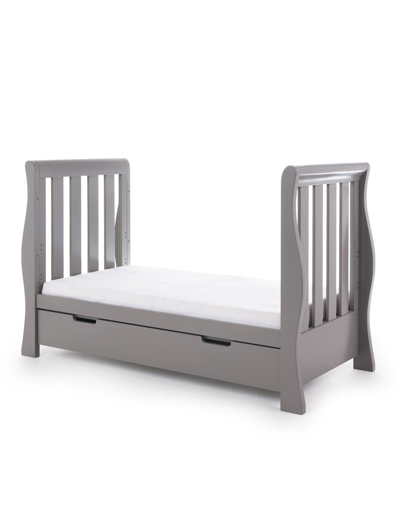Image 4 of 8 of Obaby Stamford Luxe&nbsp;Sleigh Cot Bed
