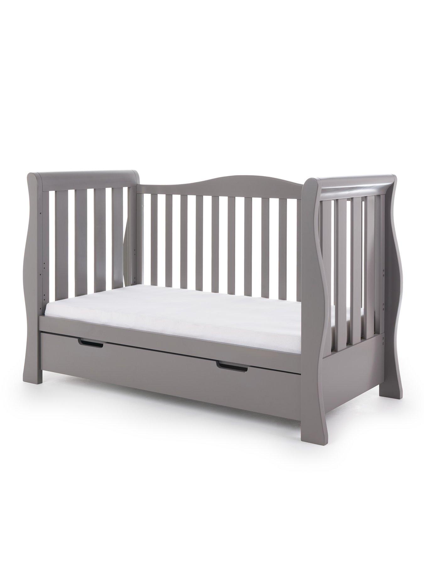 Image 5 of 8 of Obaby Stamford Luxe&nbsp;Sleigh Cot Bed