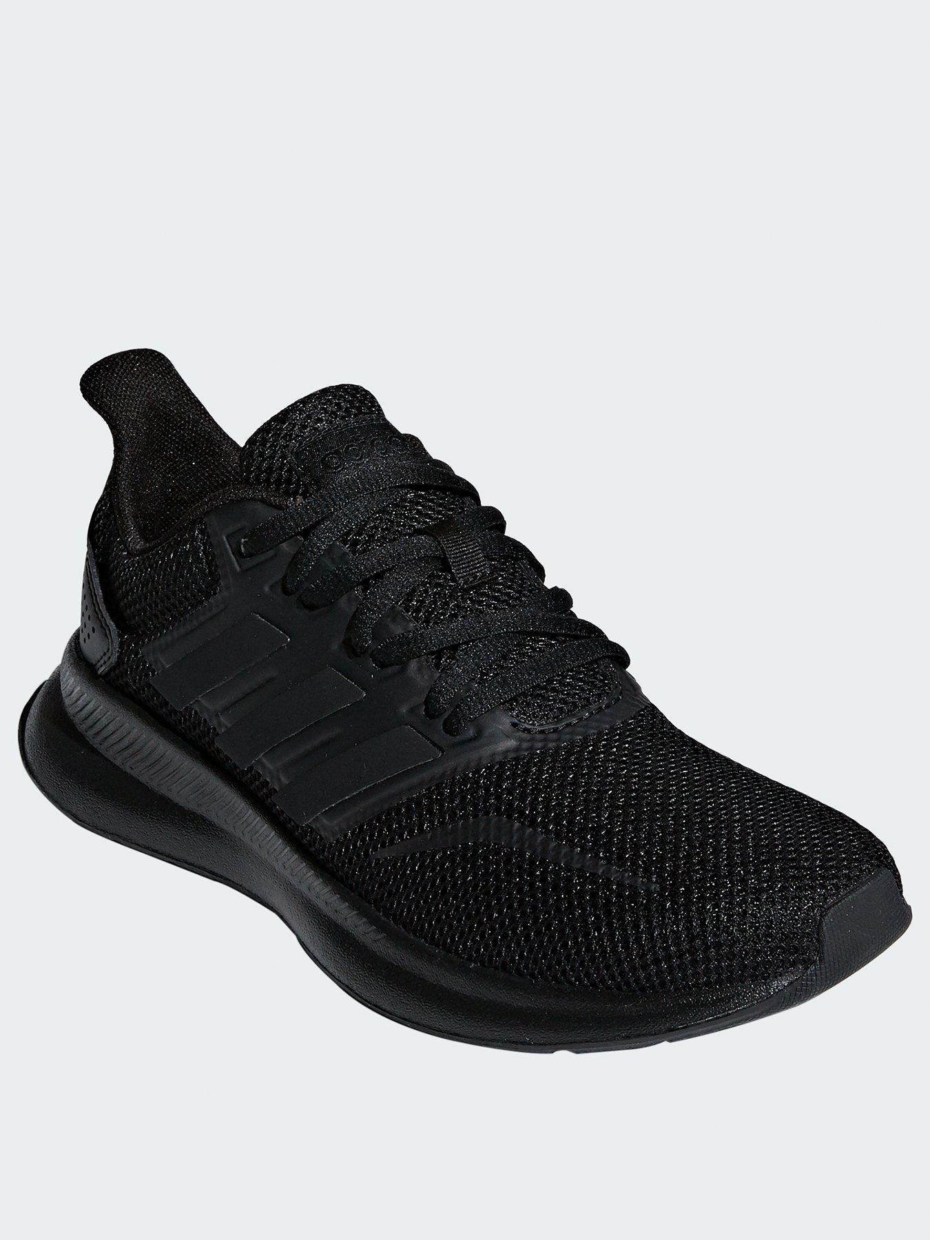 black trainers junior