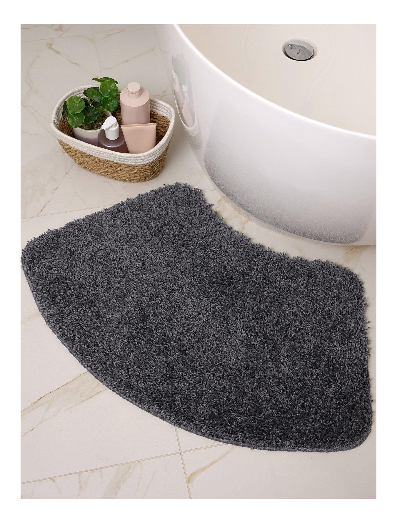 The Very Collection Easy Care Stain Resistant Curved Bath Mat