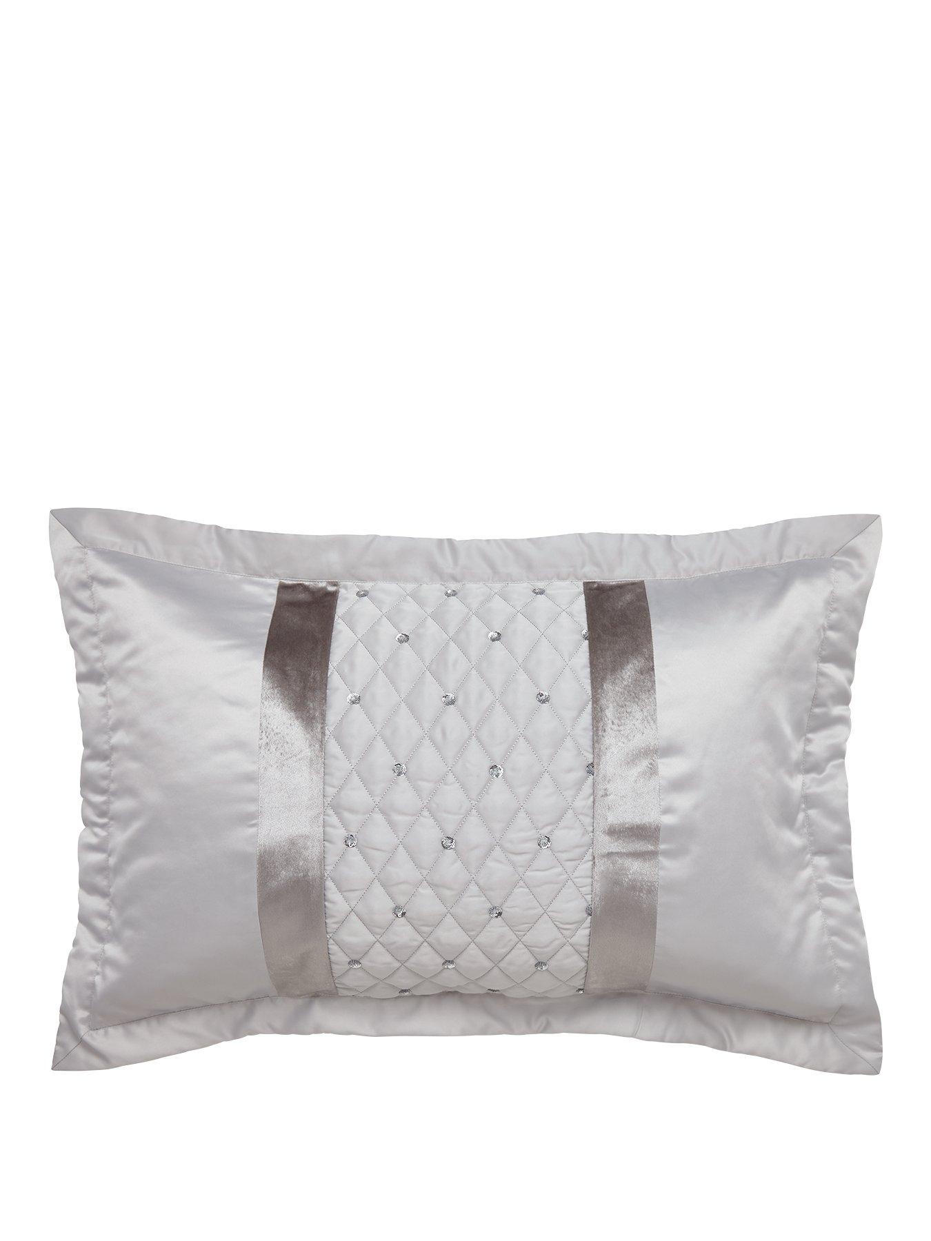cluster pillow meaning