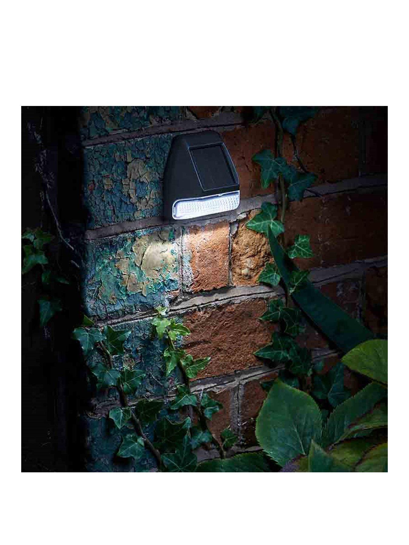 Smart Solar Fence Wall and Post Light (4 Pack)