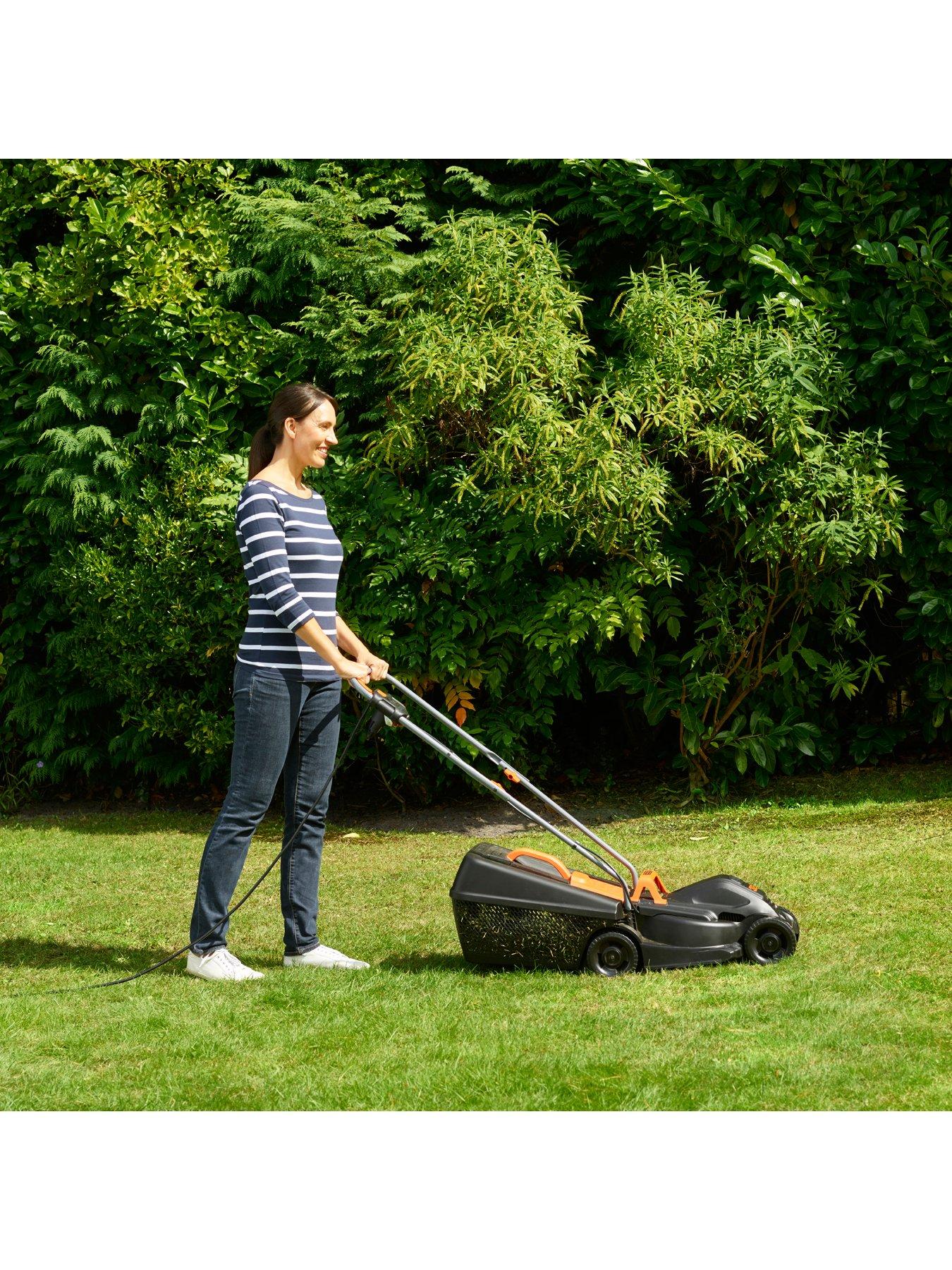  image of black-decker-1000w-rotary-mower