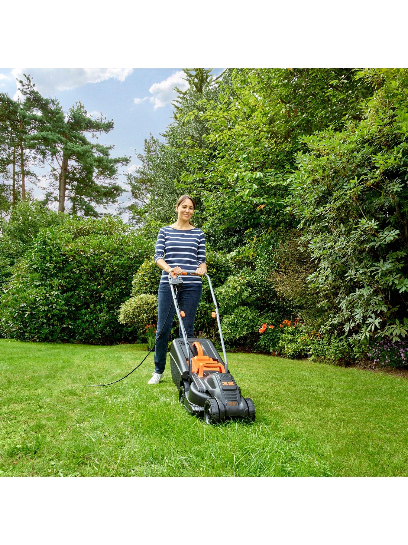  image of black-decker-1000w-rotary-mower