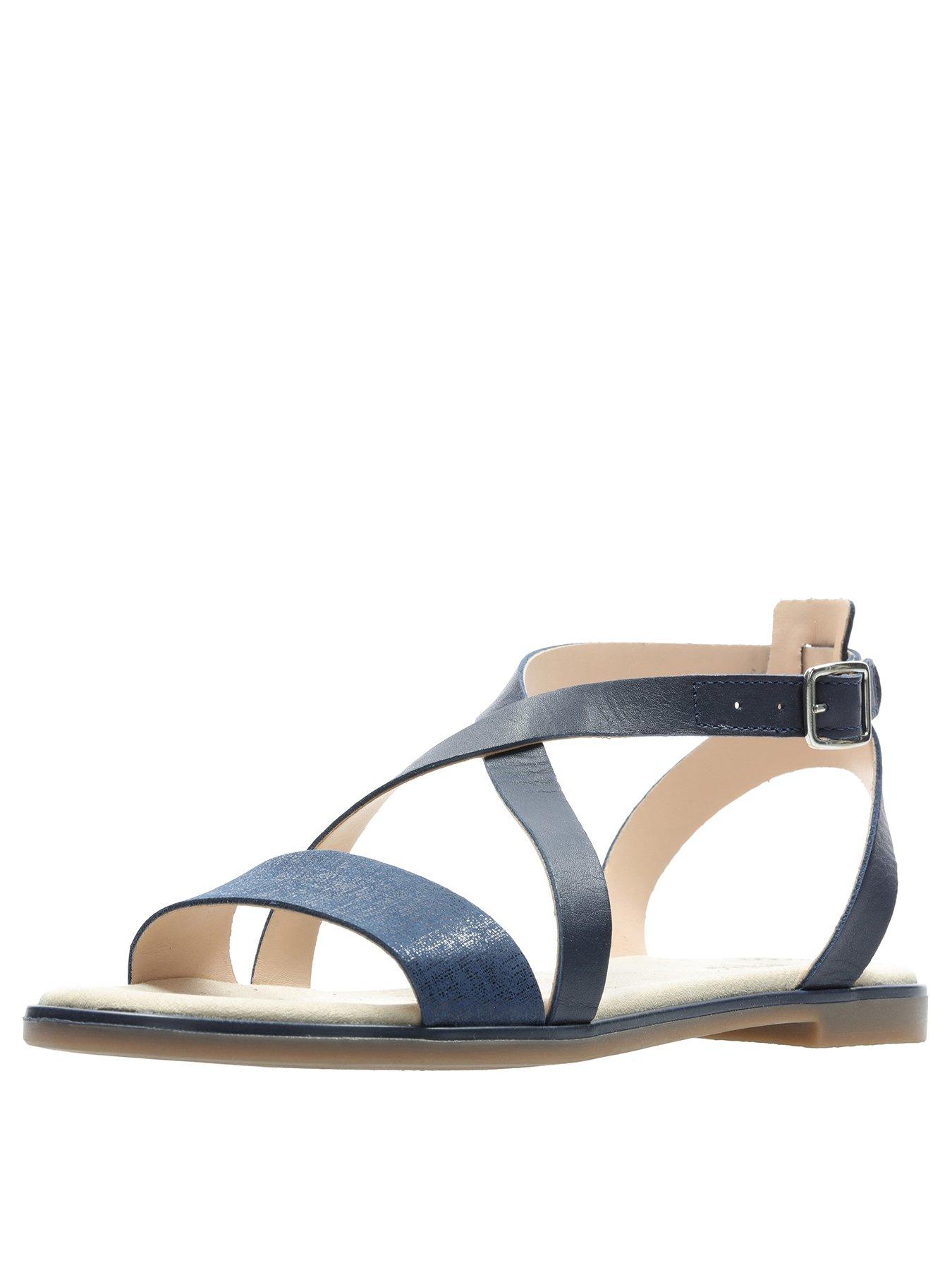 clarks flat sandals