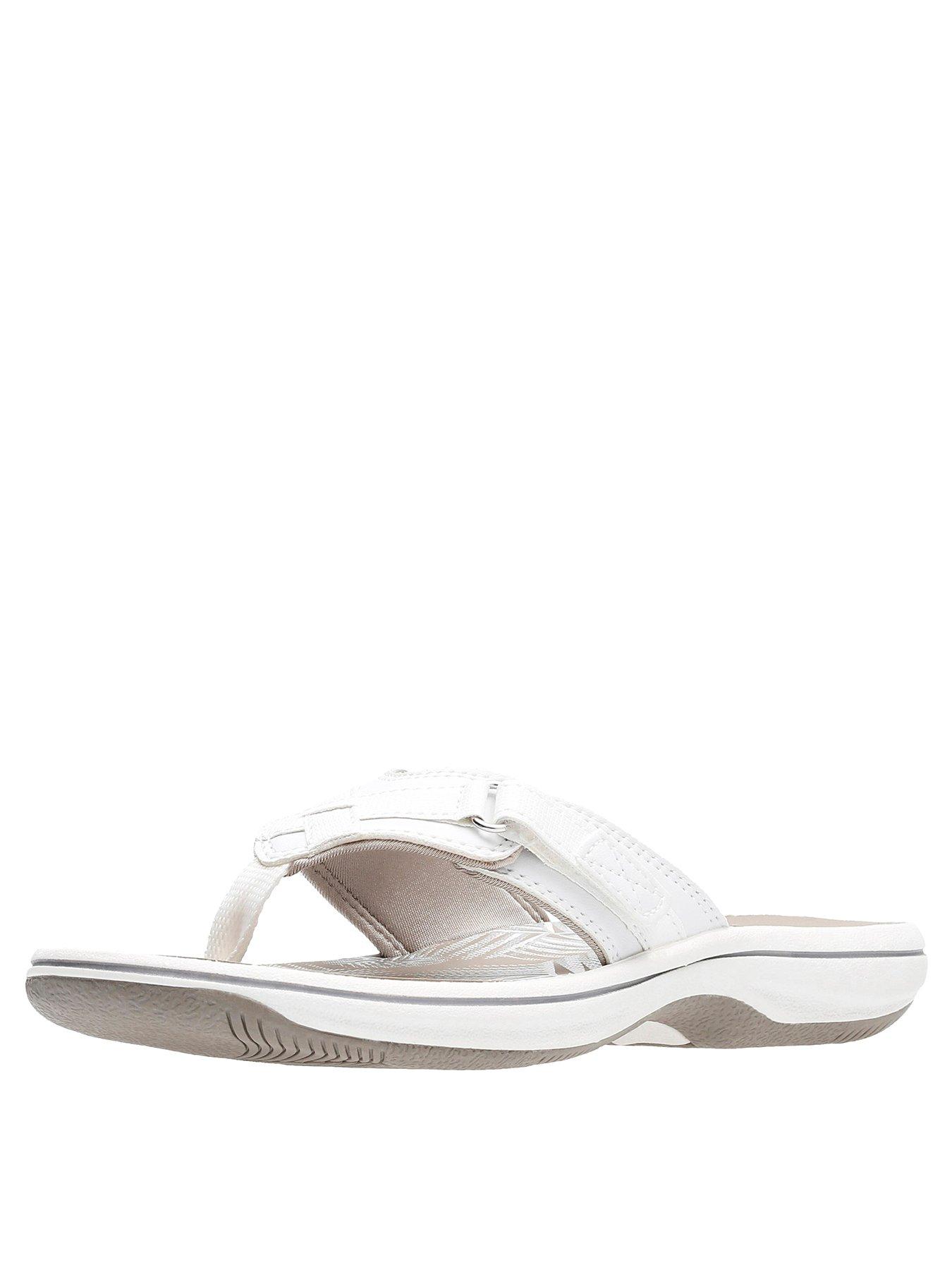 clarks flip flops clearance